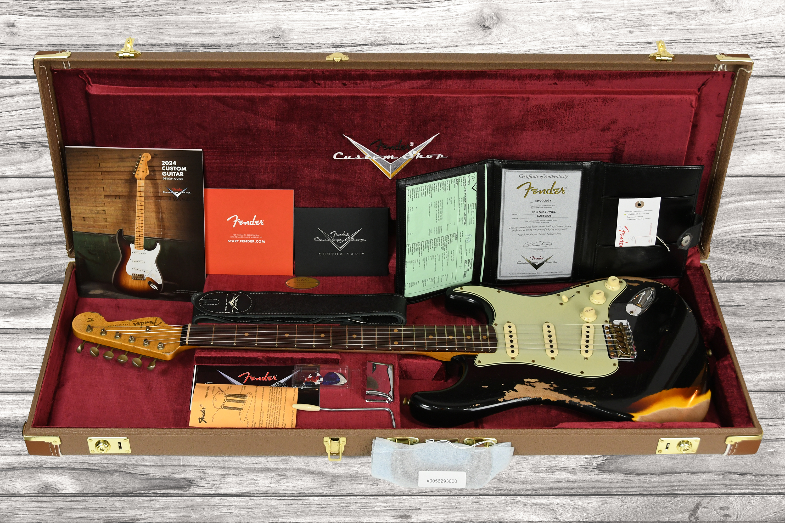 fender-custom-shop-1960-stratocaster-heavy-relic-rosewood-fingerboard-aged-black-over-3-colour-sunburst_68f7a2f381e73.jpg