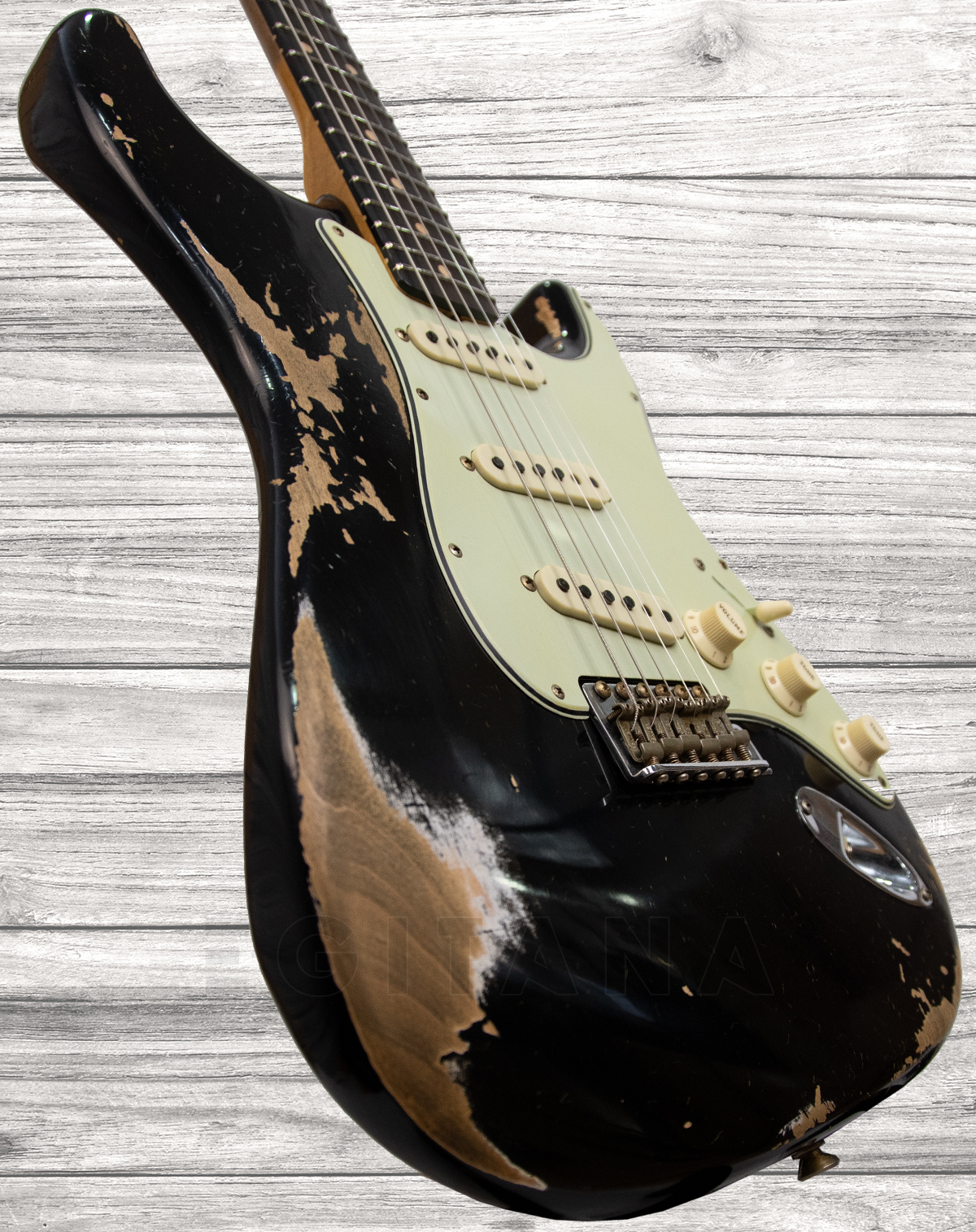 fender-custom-shop-1960-stratocaster-heavy-relic-rw-aged-black_5f3fdf82442f5.jpg