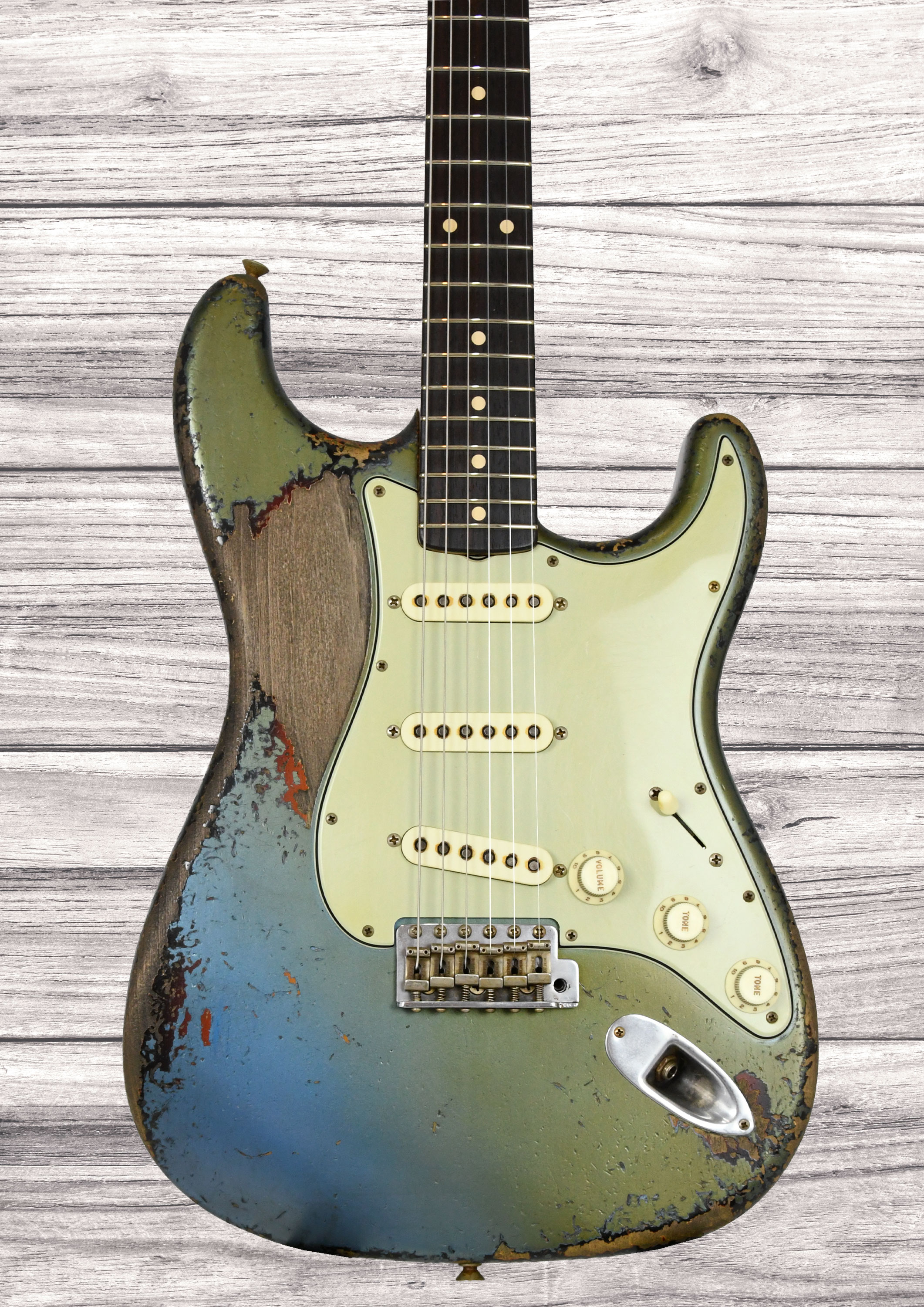 fender-custom-shop-1963-stratocaster-heavy-relic-masterbuilt-dale-wilson_6a3d2b3d871b0.jpg