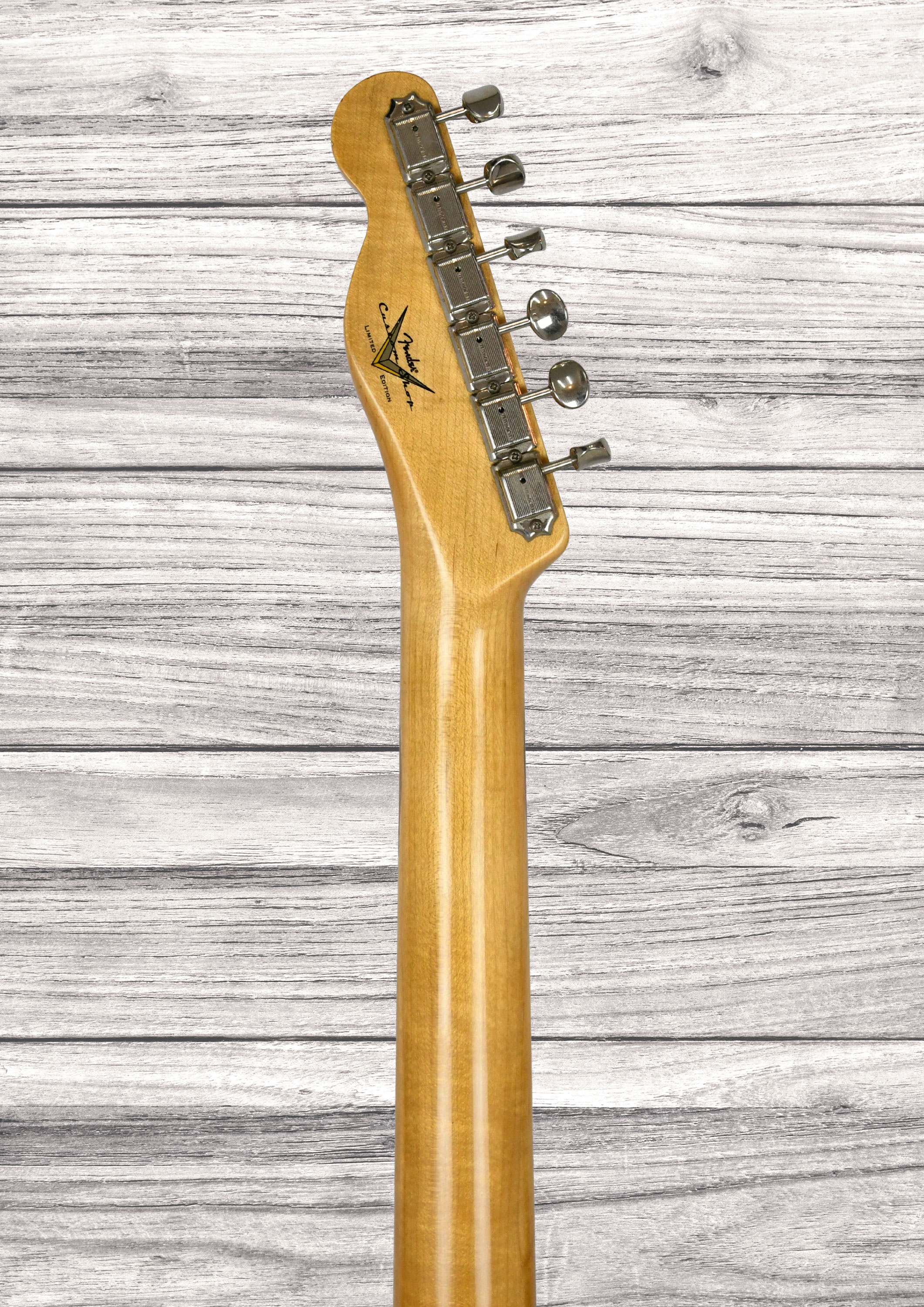 fender-custom-shop-1963-telecaster-journeyman-relic-aged-surf-green_6a3d2f6e93b13.jpg