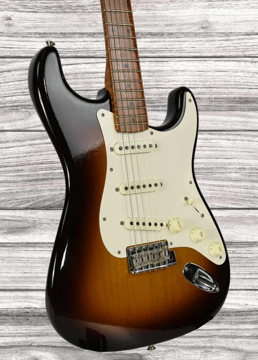 fender-custom-shop-2023-ltd-roasted-50s-dlx-closet-classic-1-piece-4a-roasted-flame-maple-wide-fade-aged-chocolate-2-color-sunburst_667938a7da625.jpg