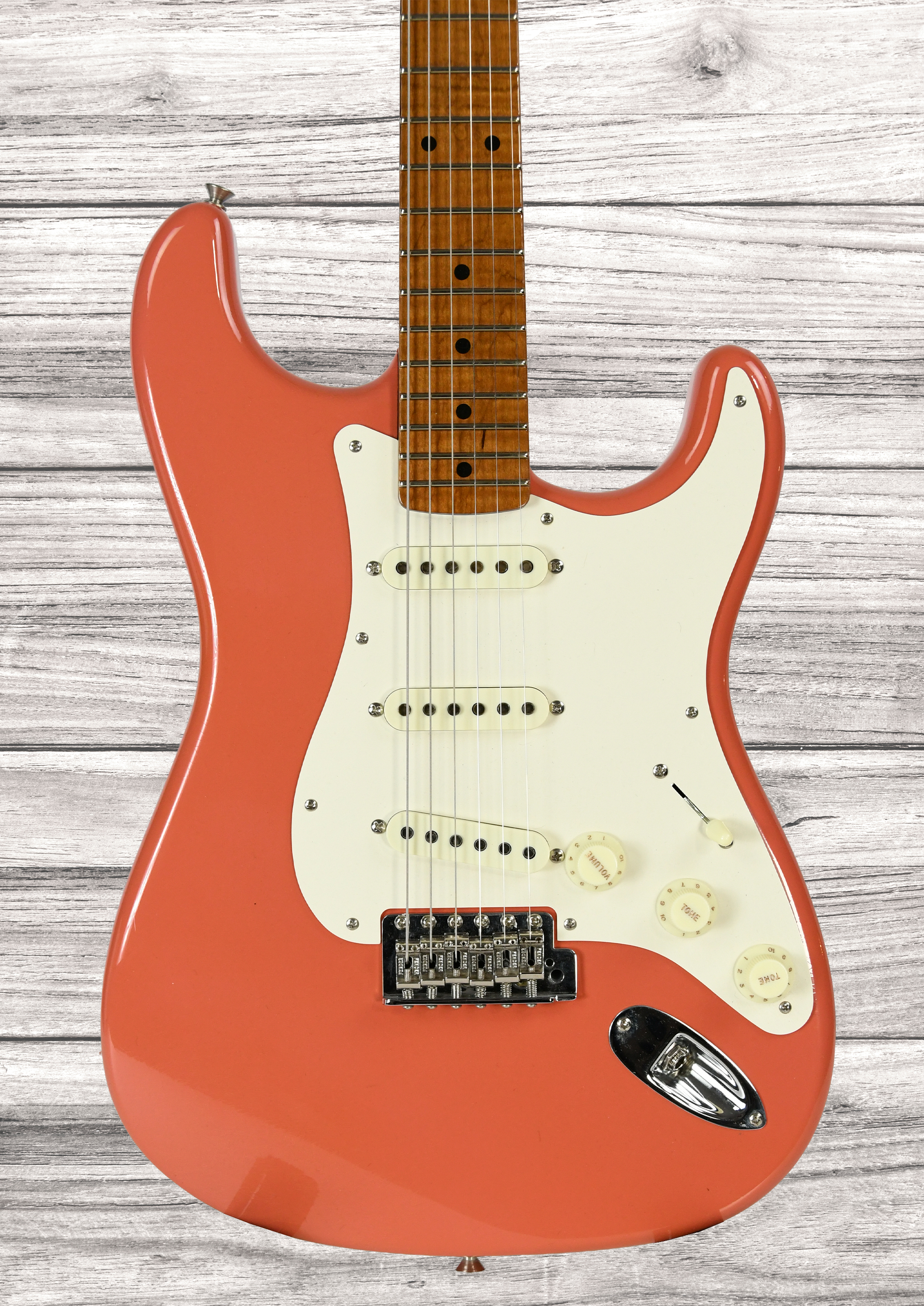 fender-custom-shop-50s-limited-edition-roasted-dlx-closet-classic-1-piece-4a-roasted-flame-maple-faded-aged-tahitian-coral_6937f71498765.jpg