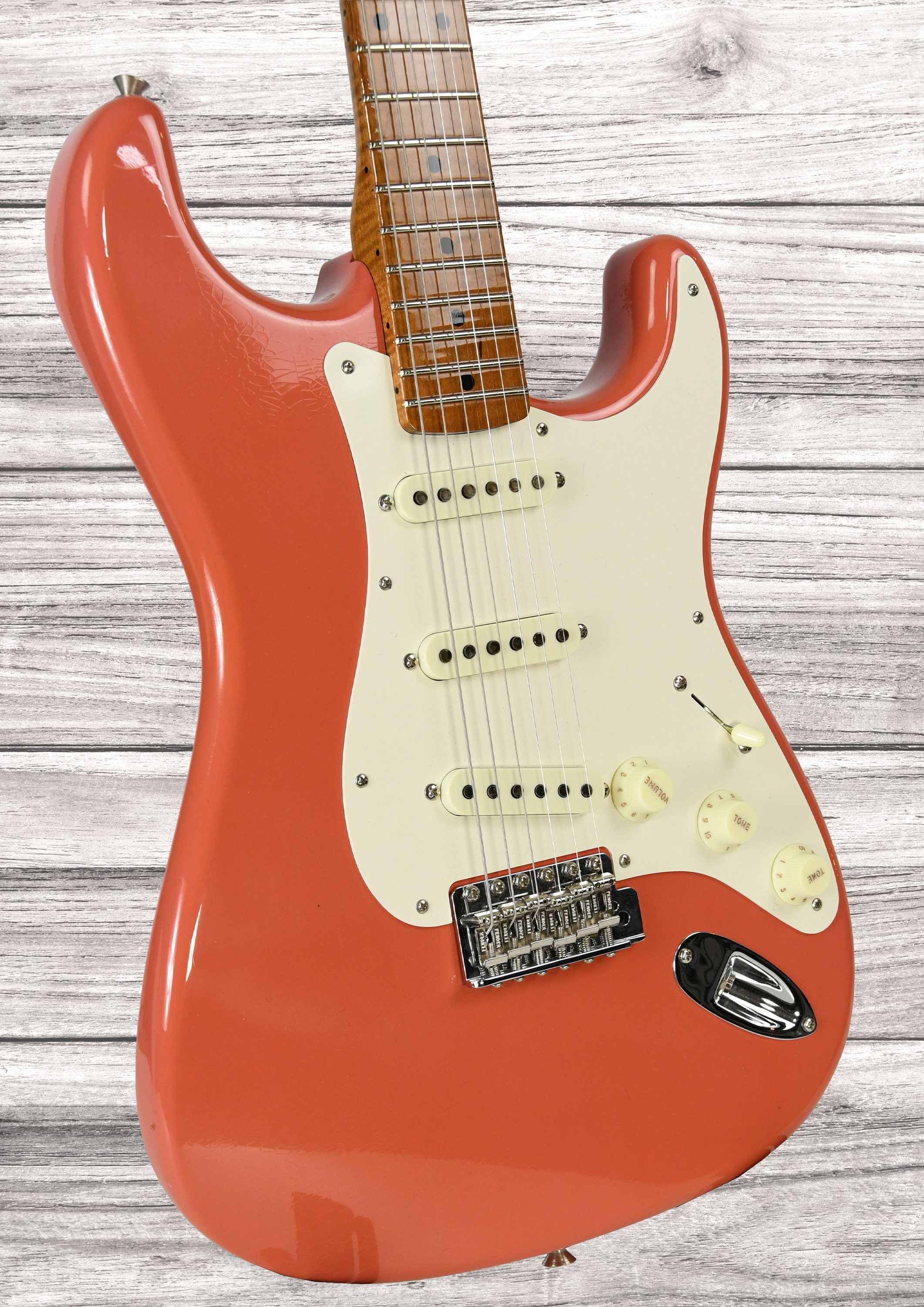 fender-custom-shop-50s-limited-edition-roasted-dlx-closet-classic-1-piece-4a-roasted-flame-maple-faded-aged-tahitian-coral_6937f717a3e86.jpg