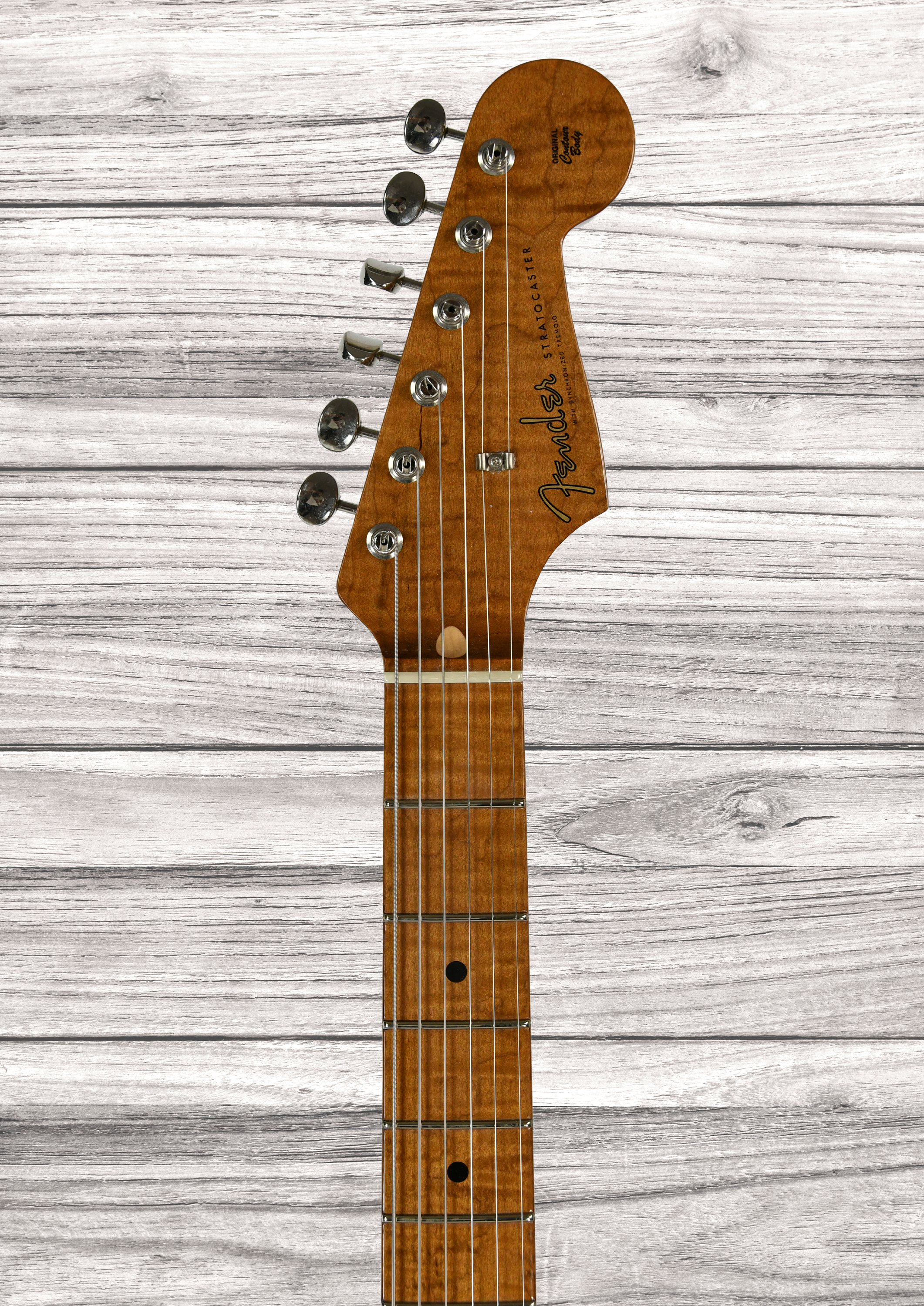 fender-custom-shop-50s-limited-edition-roasted-dlx-closet-classic-1-piece-4a-roasted-flame-maple-faded-aged-tahitian-coral_6937f71da0af3.jpg