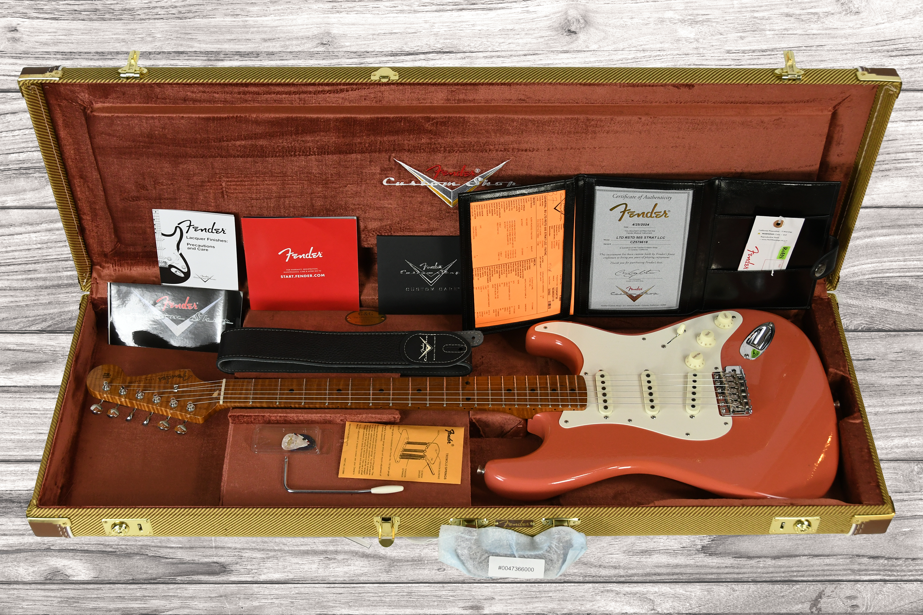 fender-custom-shop-50s-limited-edition-roasted-dlx-closet-classic-1-piece-4a-roasted-flame-maple-faded-aged-tahitian-coral_6937f729b3f0e.png