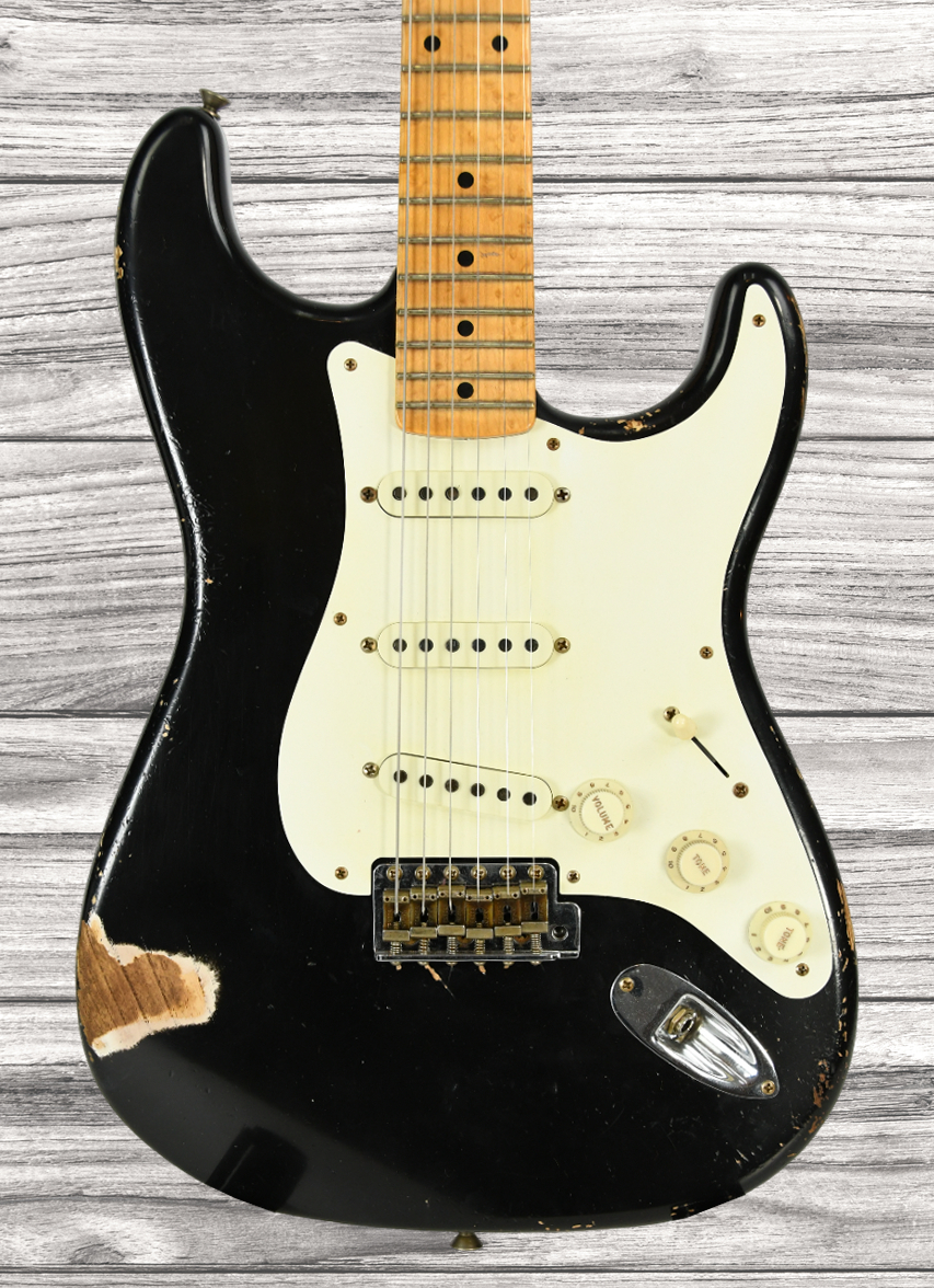 fender-custom-shop-56-strat-relic-black_6669c9535e63a.jpg