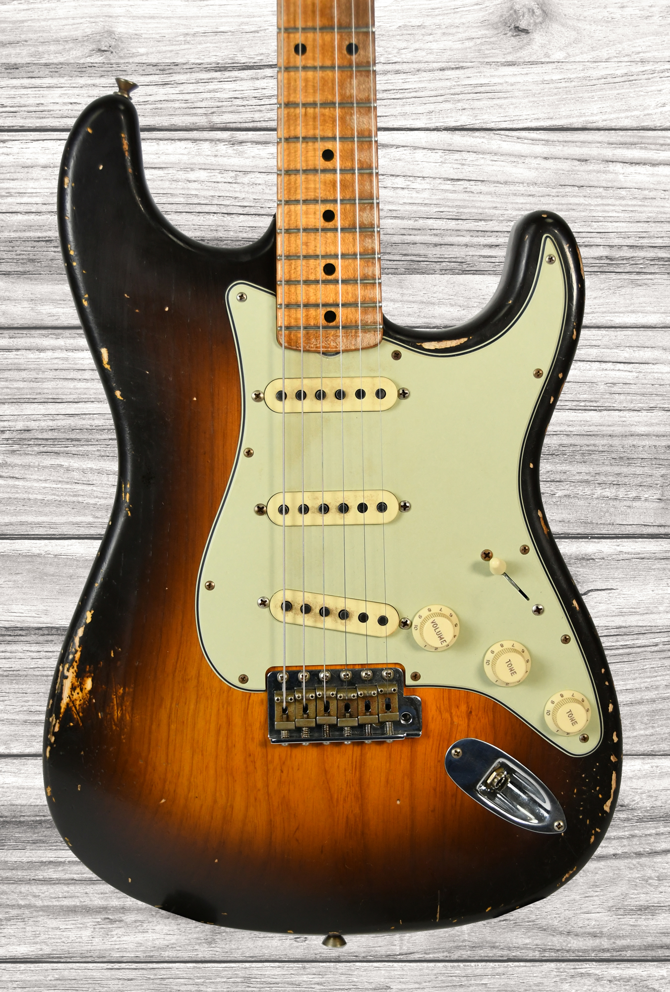 fender-custom-shop-59-masterbuilt-paul-waller-relic-2-tone-sunburst_635fb6690d615.jpg