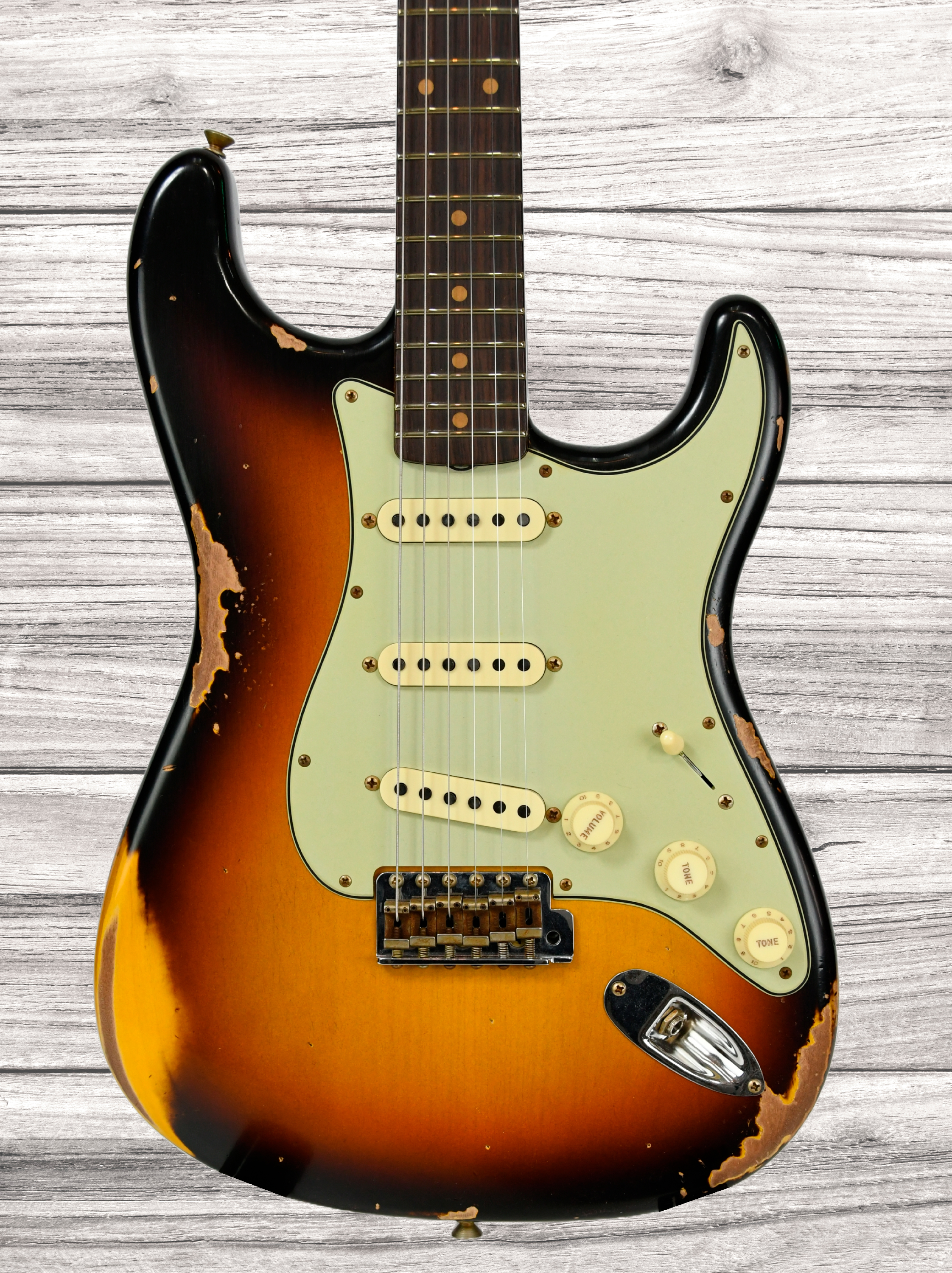fender-custom-shop-61-strat-sfa3cs-heavy-relic_68b07d4dde09b.jpg