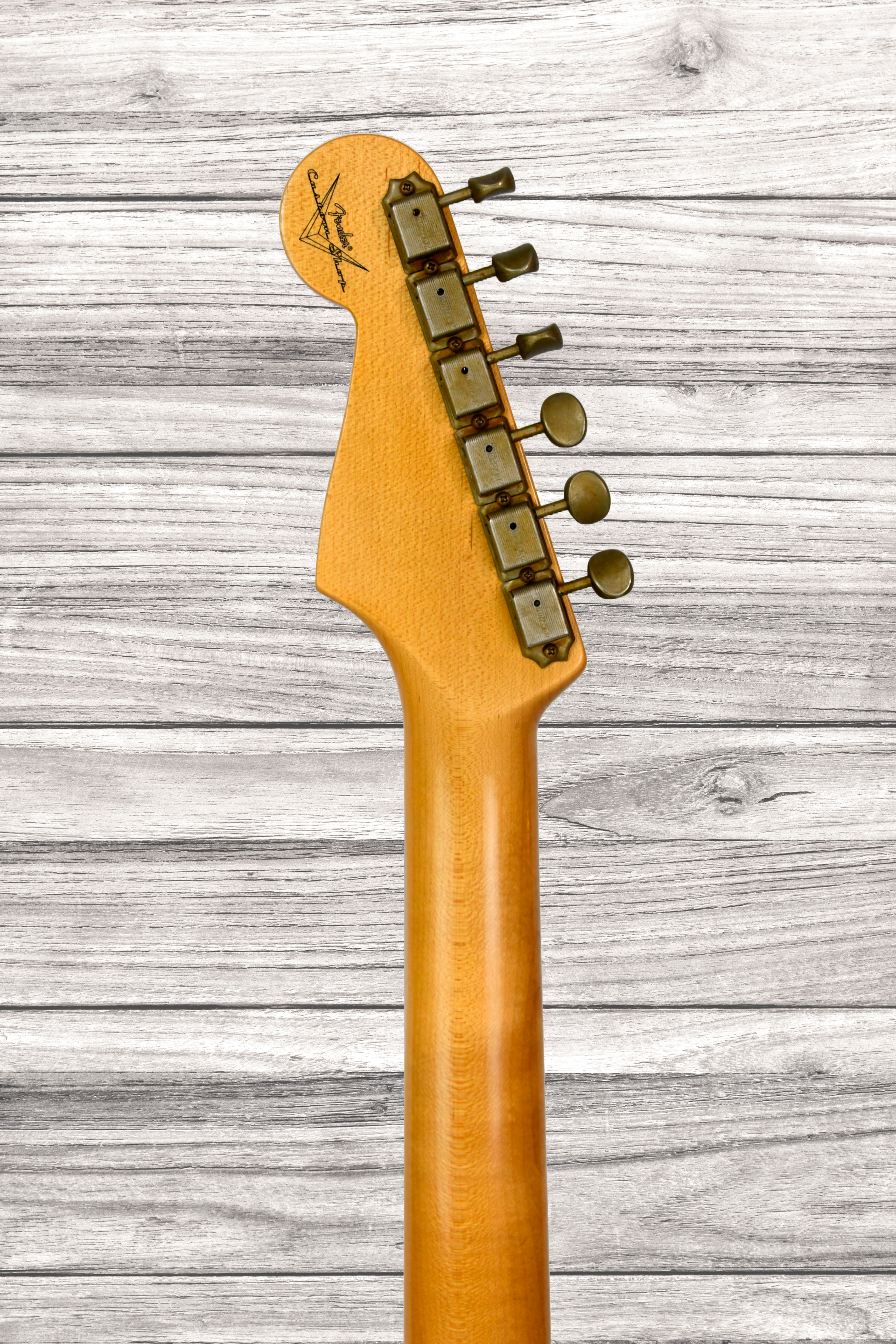 fender-custom-shop-64-stratocasterjourneyman-relic-aged-olympic-white_66e30cb55674d.jpg