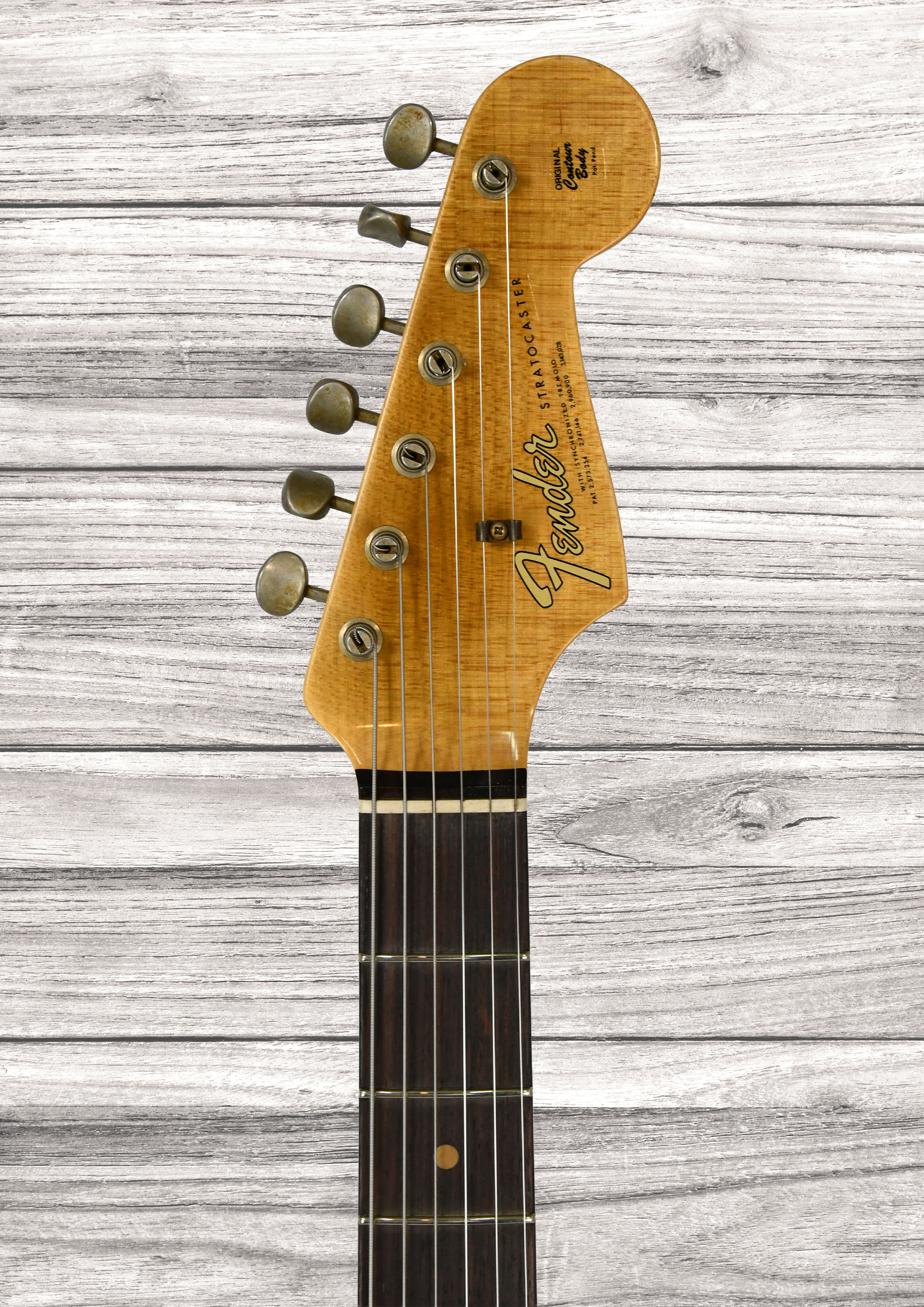 fender-custom-shop-64-stratocasterjourneyman-relic-aged-olympic-white_6931a32d6ae90.jpg
