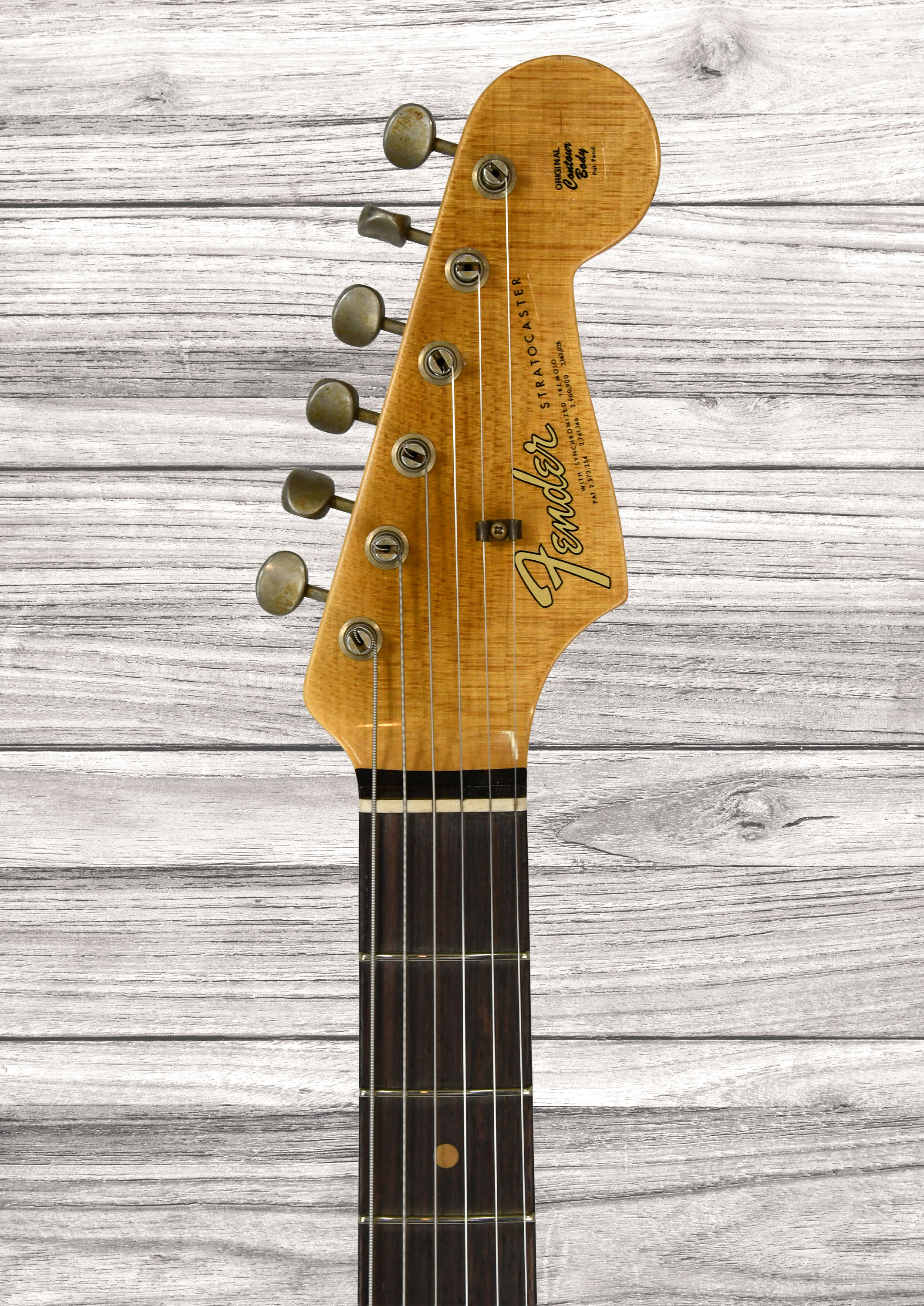 fender-custom-shop-64-stratocasterjourneyman-relic-aged-olympic-white_6931a32d6ae90.png