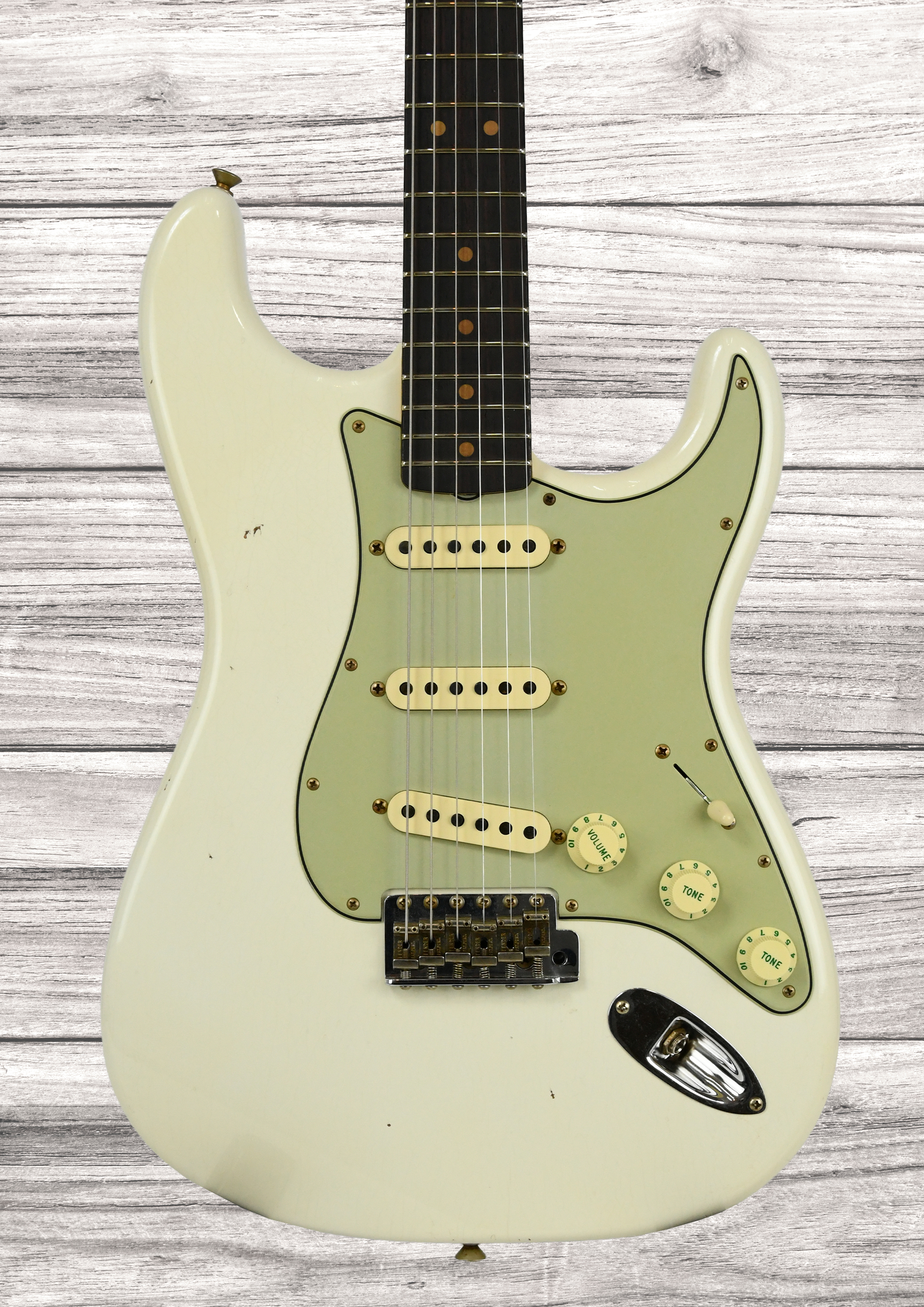 fender-custom-shop-64-stratocasterjourneyman-relic-aged-olympic-white_6931a3421258f.jpg