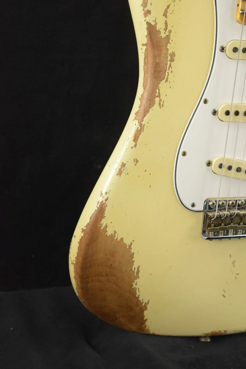 fender-custom-shop-69-stratocaster-heavy-relic-aged-vintage-white_66ec1bb85bebd.jpg