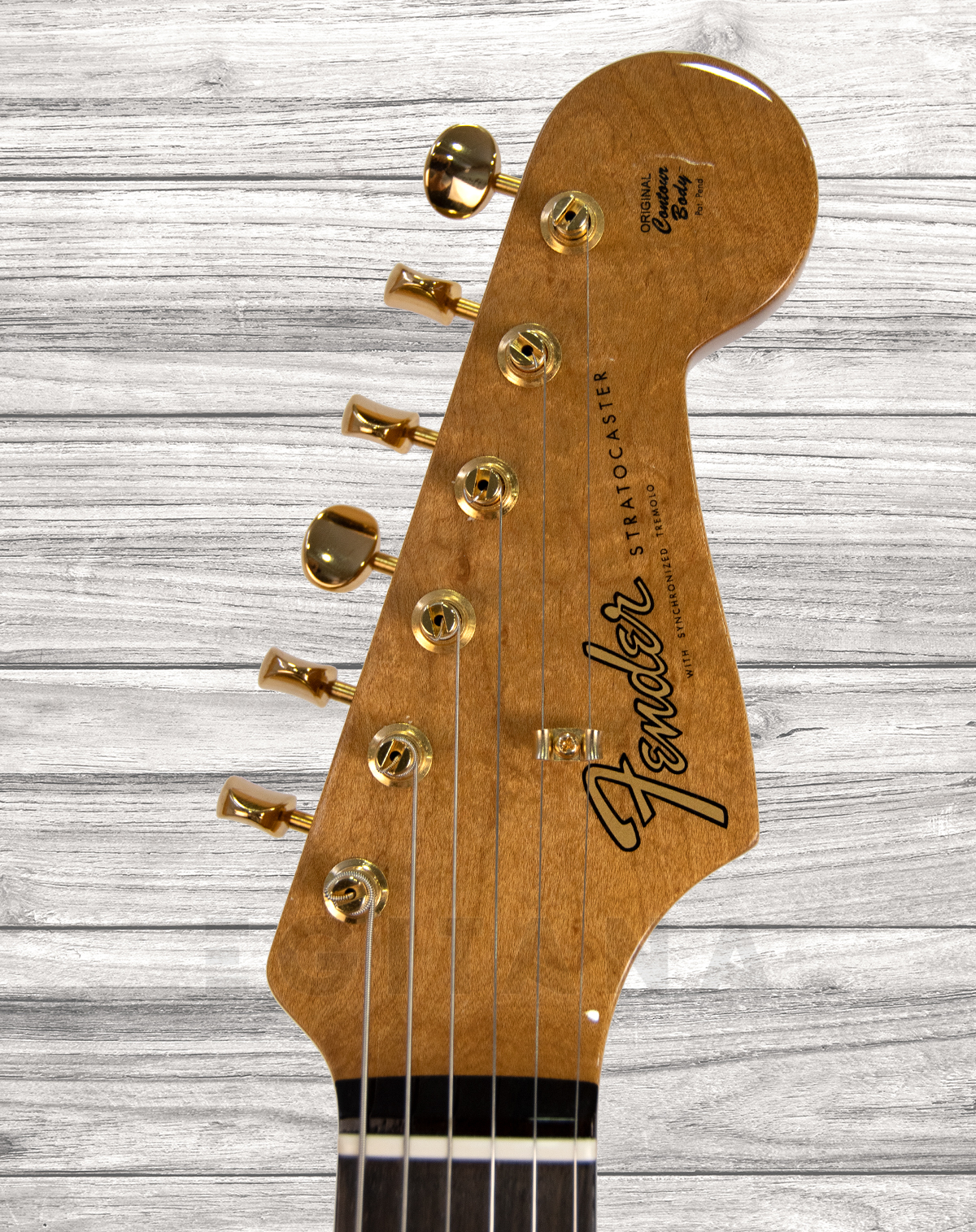 fender-custom-shop-artisan-maple-burl-stratocaster-aged-natural_5f60c66561705.jpg