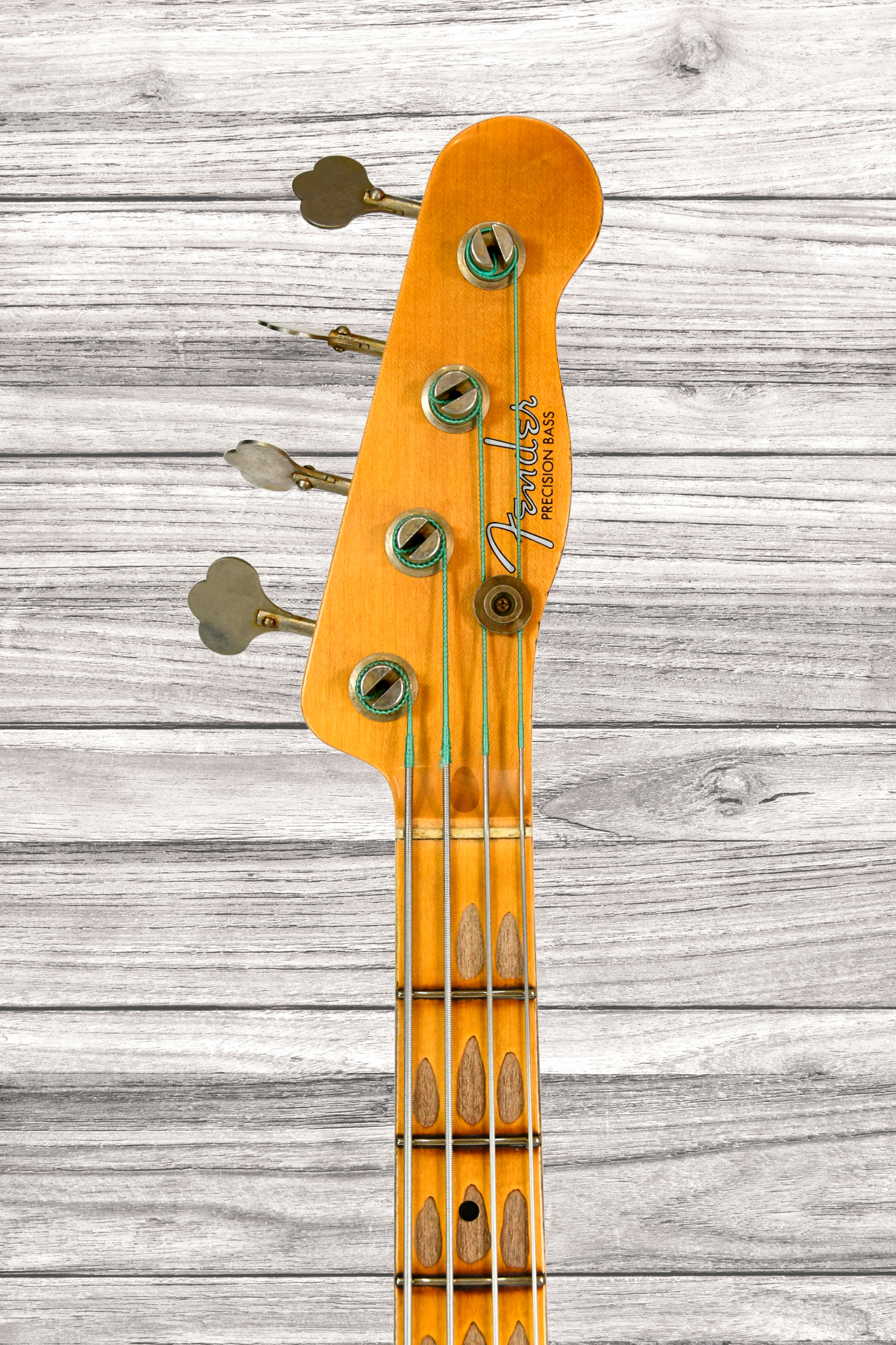 fender-custom-shop-lim-ed-53-p-bass-heavy-relic-faded-two-color-sunburst_670f98ae77a86.jpg