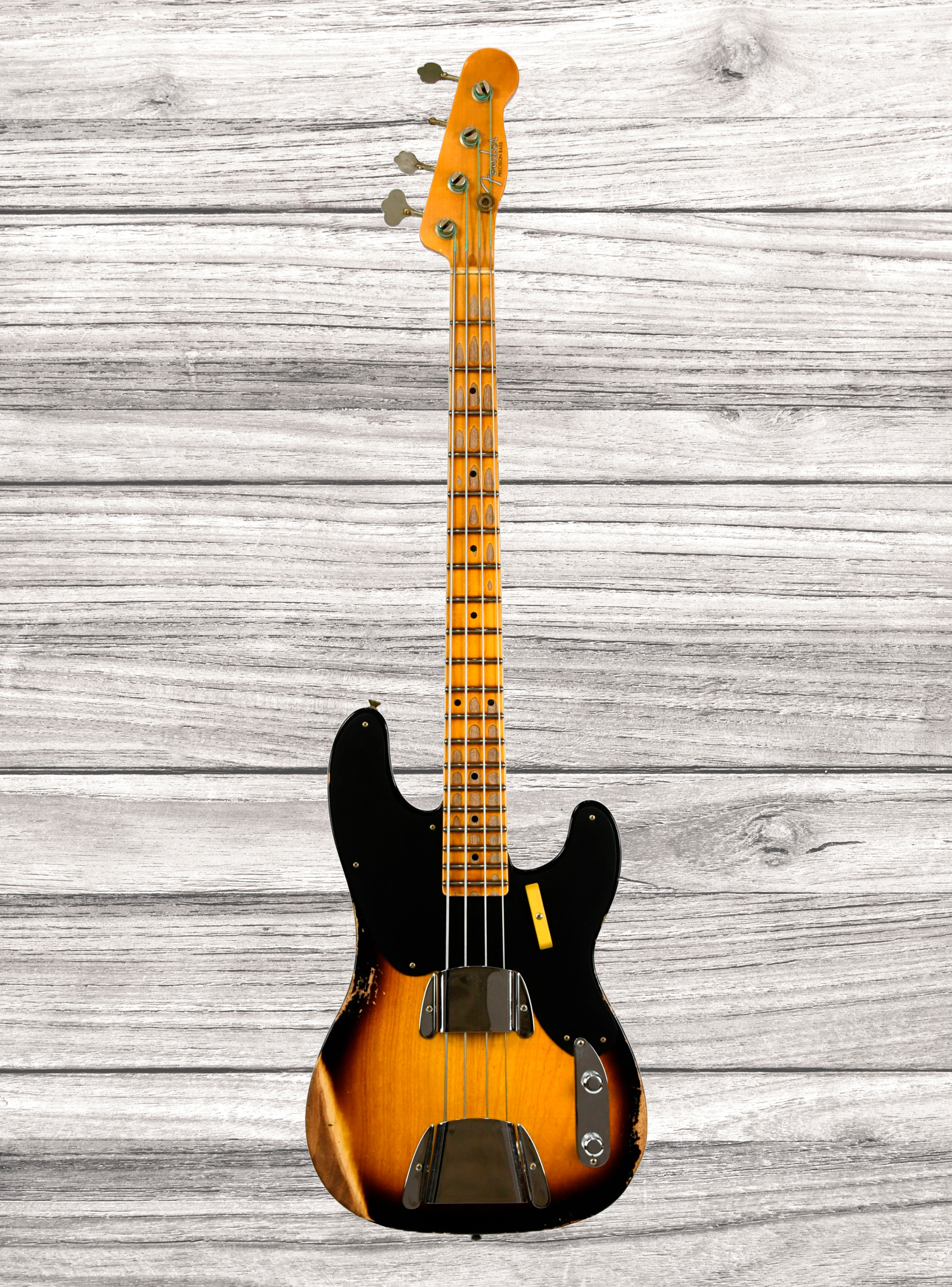 fender-custom-shop-lim-ed-53-p-bass-heavy-relic-faded-two-color-sunburst_670f98b2ed075.jpg