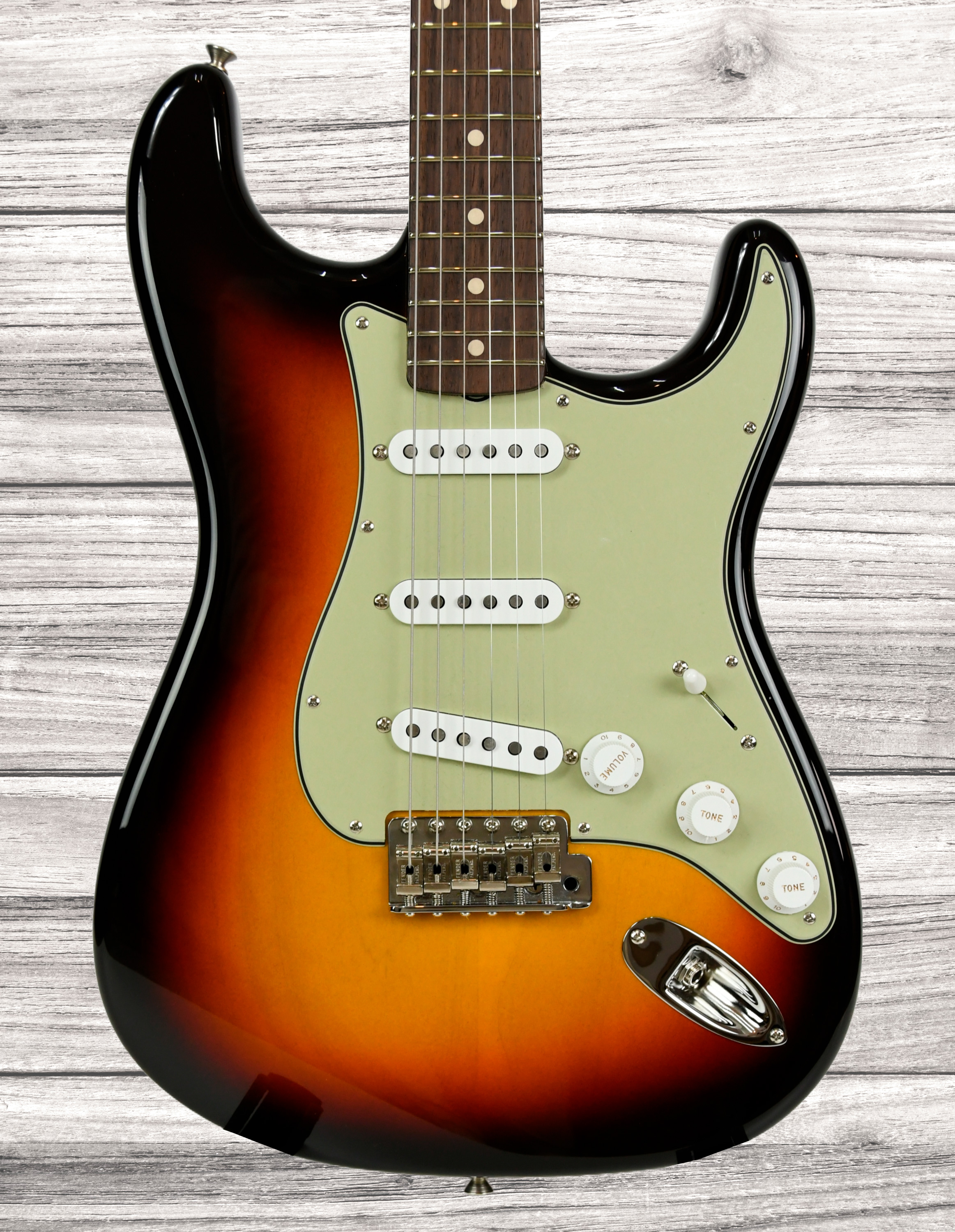 fender-custom-shop-lim-ed-59-strat-nos-chocolate-3-tone-sunburst_670f9a9bac5ce.jpg