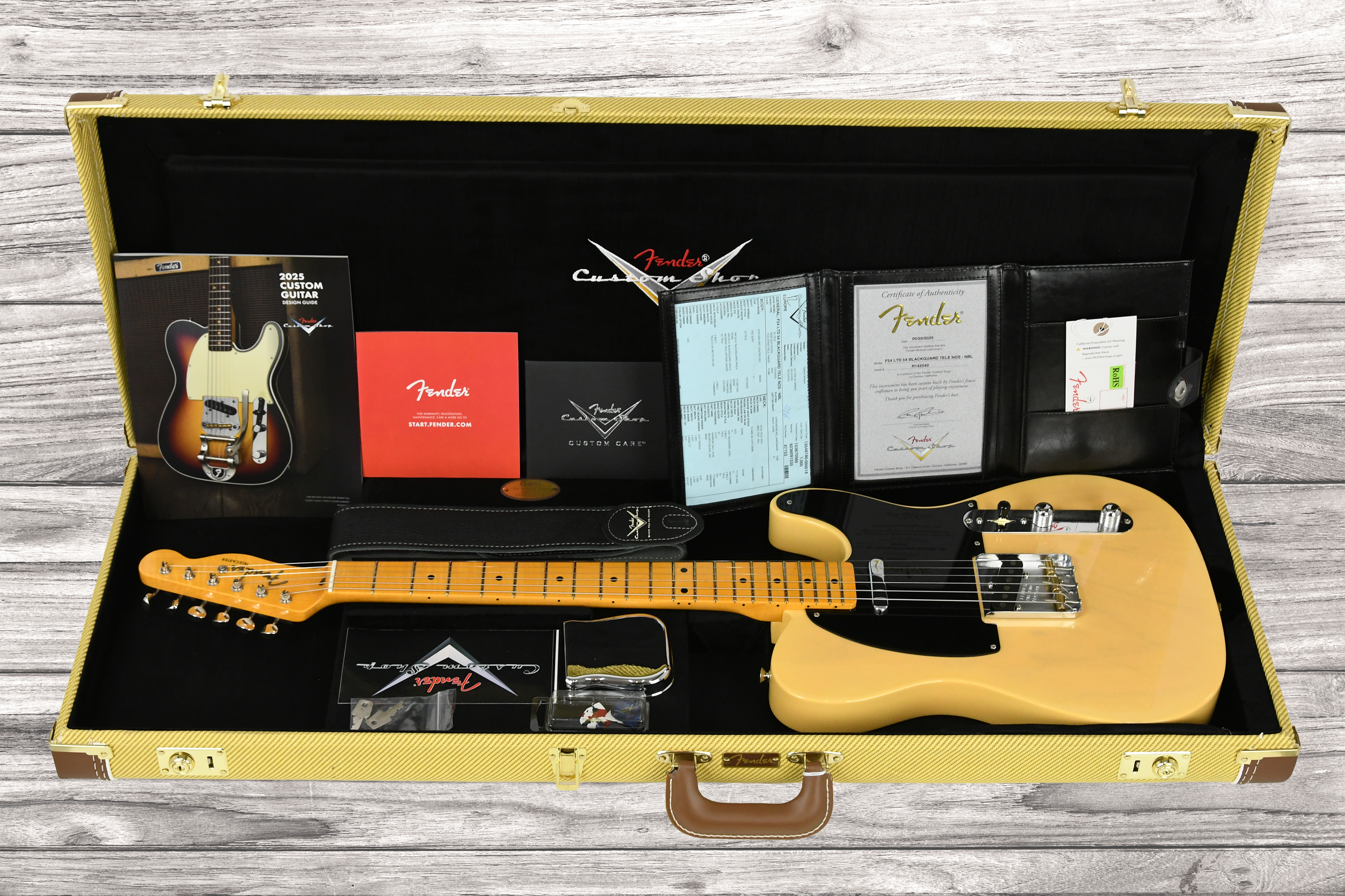 fender-custom-shop-limited-edition-54-telecaster-nocaster-blonde_693175b5bd807.png