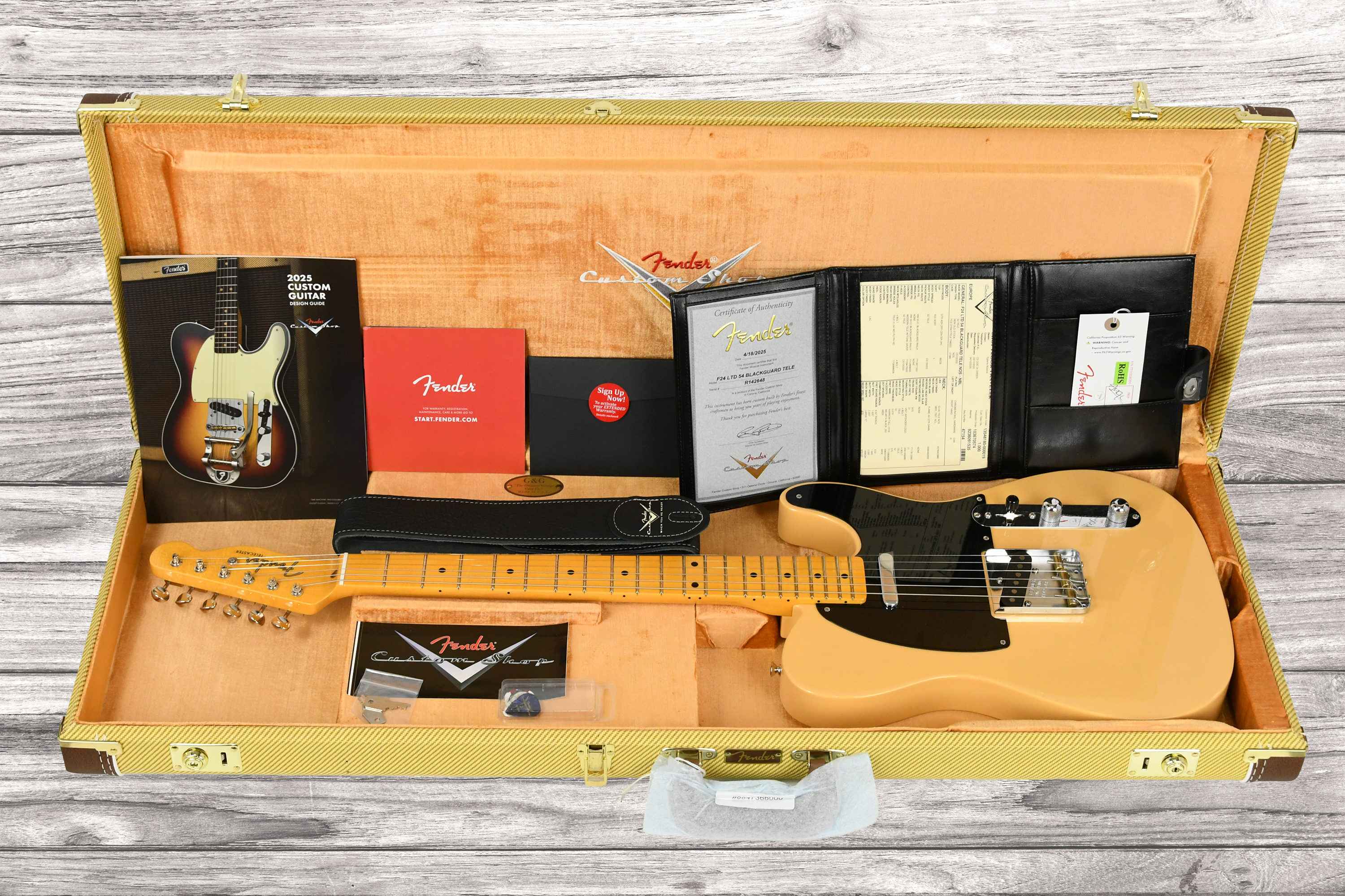 fender-custom-shop-limited-edition-54-telecaster-nocaster-blonde_693175d67eddb.jpg