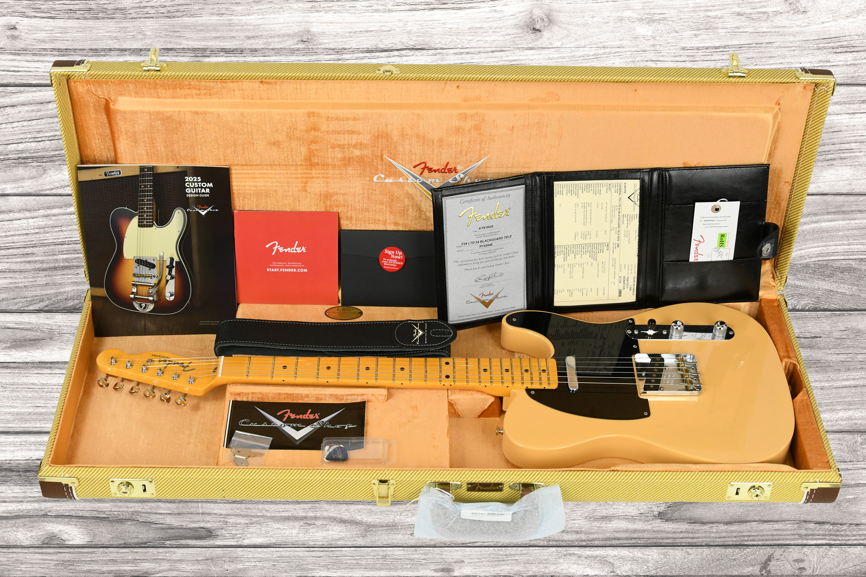 fender-custom-shop-limited-edition-54-telecaster-nocaster-blonde_693175d67eddb.png
