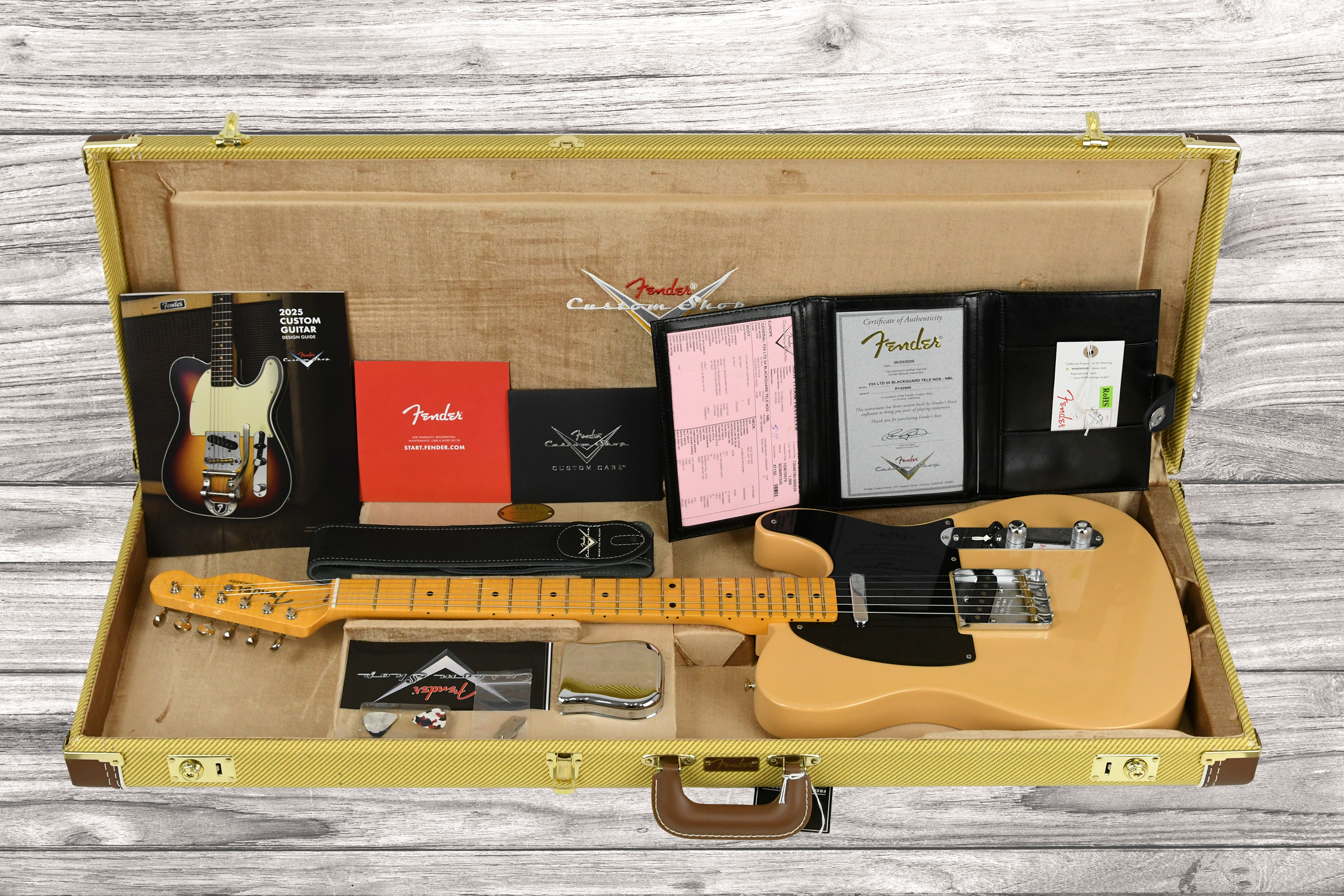 fender-custom-shop-limited-edition-54-telecaster-nocaster-blonde_693176828954e.png