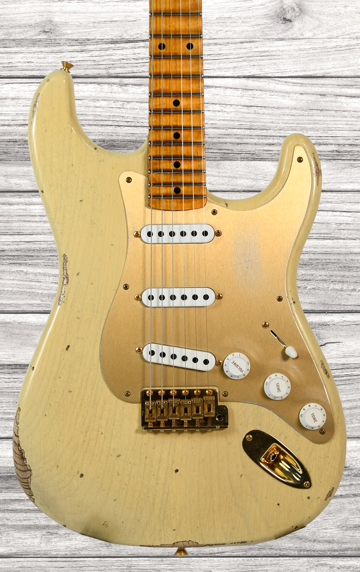 fender-custom-shop-limited-edition-55-bone-tone-relic-2a-flame-maple-fingerboard-aged-honey-blonde-gold-hardware_63c591666ff7d.jpg