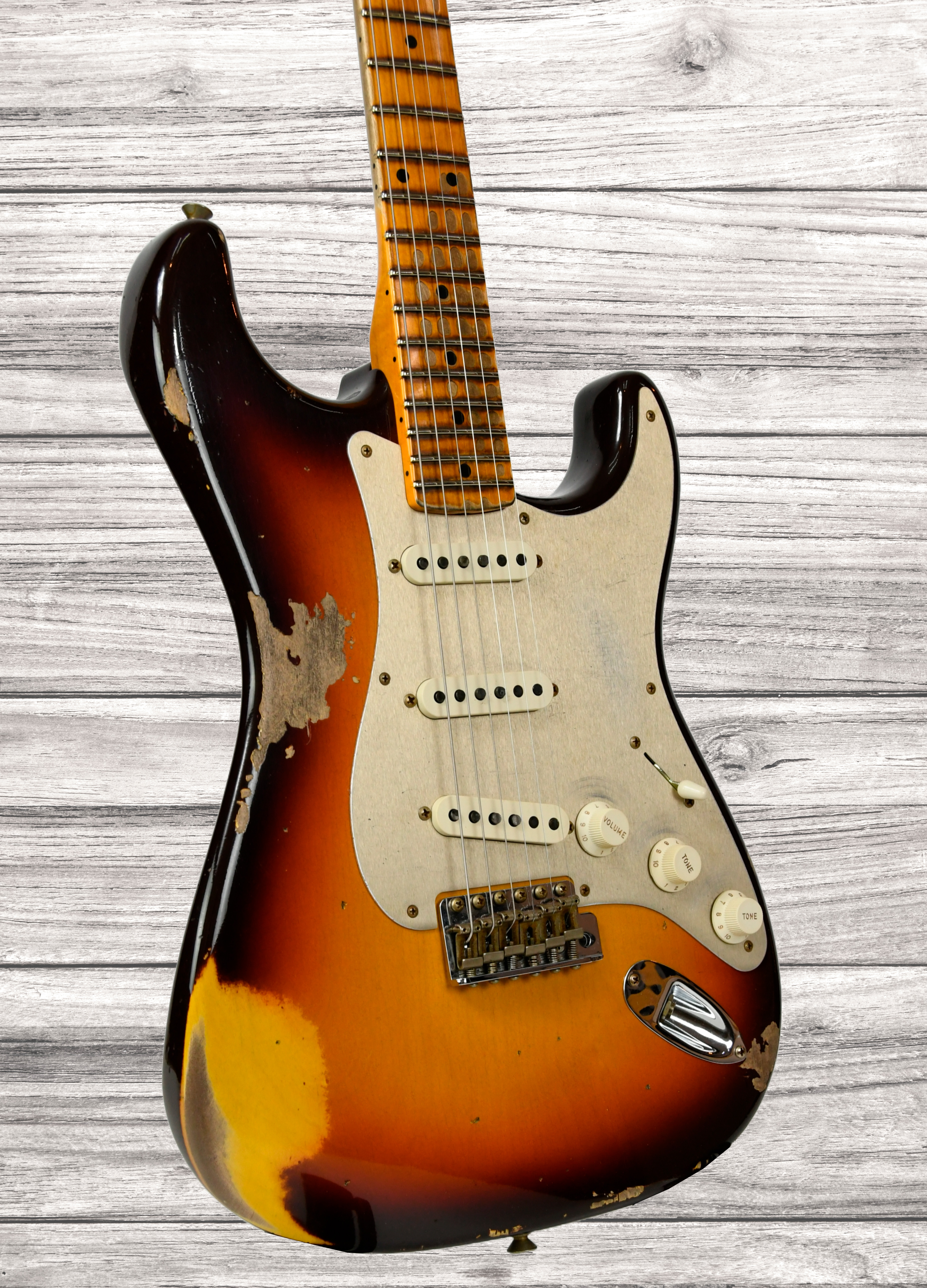 fender-custom-shop-limited-edition-58-strat-heavy-relic-chocolate-3-tone-sunburst_66e31248e6dd4.jpg