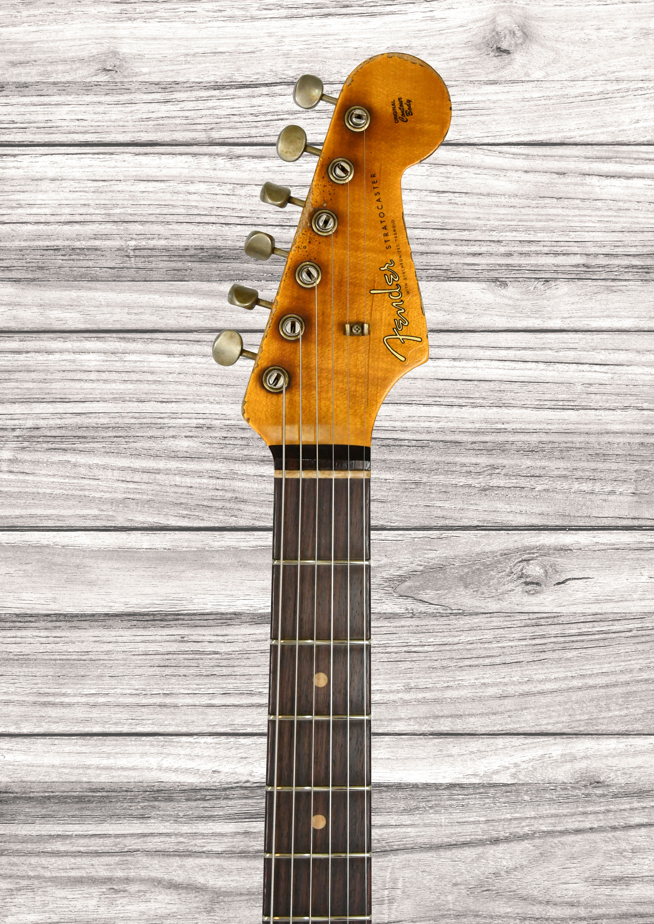 fender-custom-shop-limited-edition-61-stratocaster-super-heavy-relic-3tsb-dakota-red_6a1ff608b4c47.jpg
