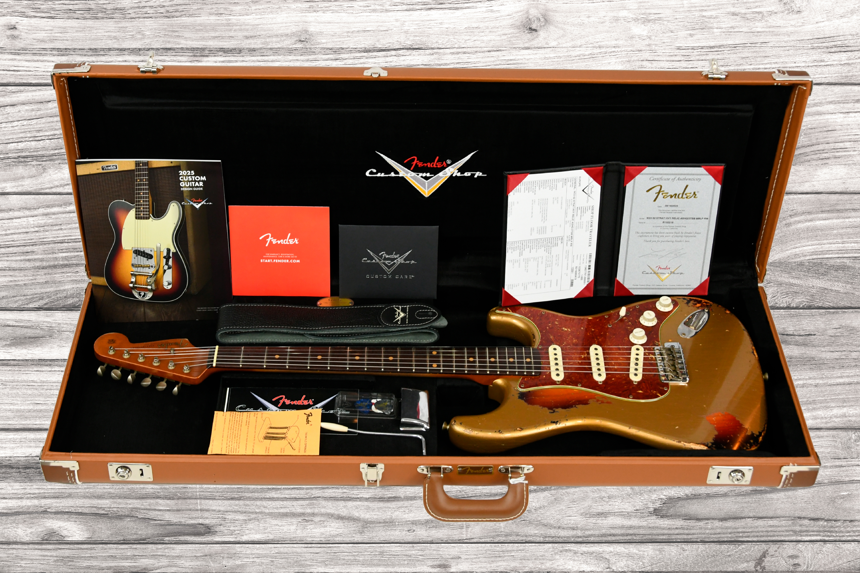 fender-custom-shop-limited-edition-62-strat-heavy-relic-ashg-3tsb-masterbuilt-levi-perry_68d17d5de8038.jpg