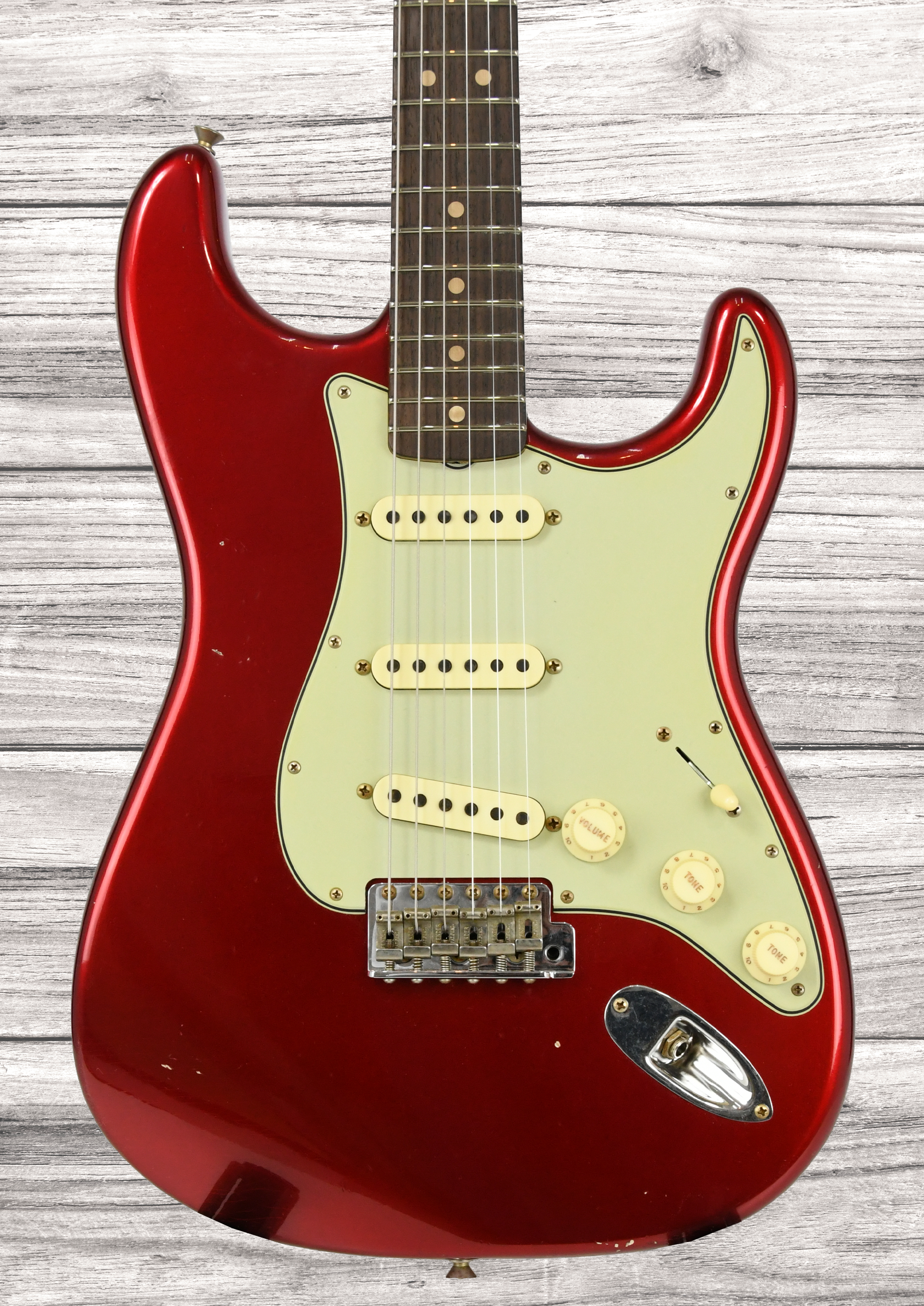 fender-custom-shop-limited-edition-63-stratocaster-journeyman-candy-apple-red_69315d361102c.png