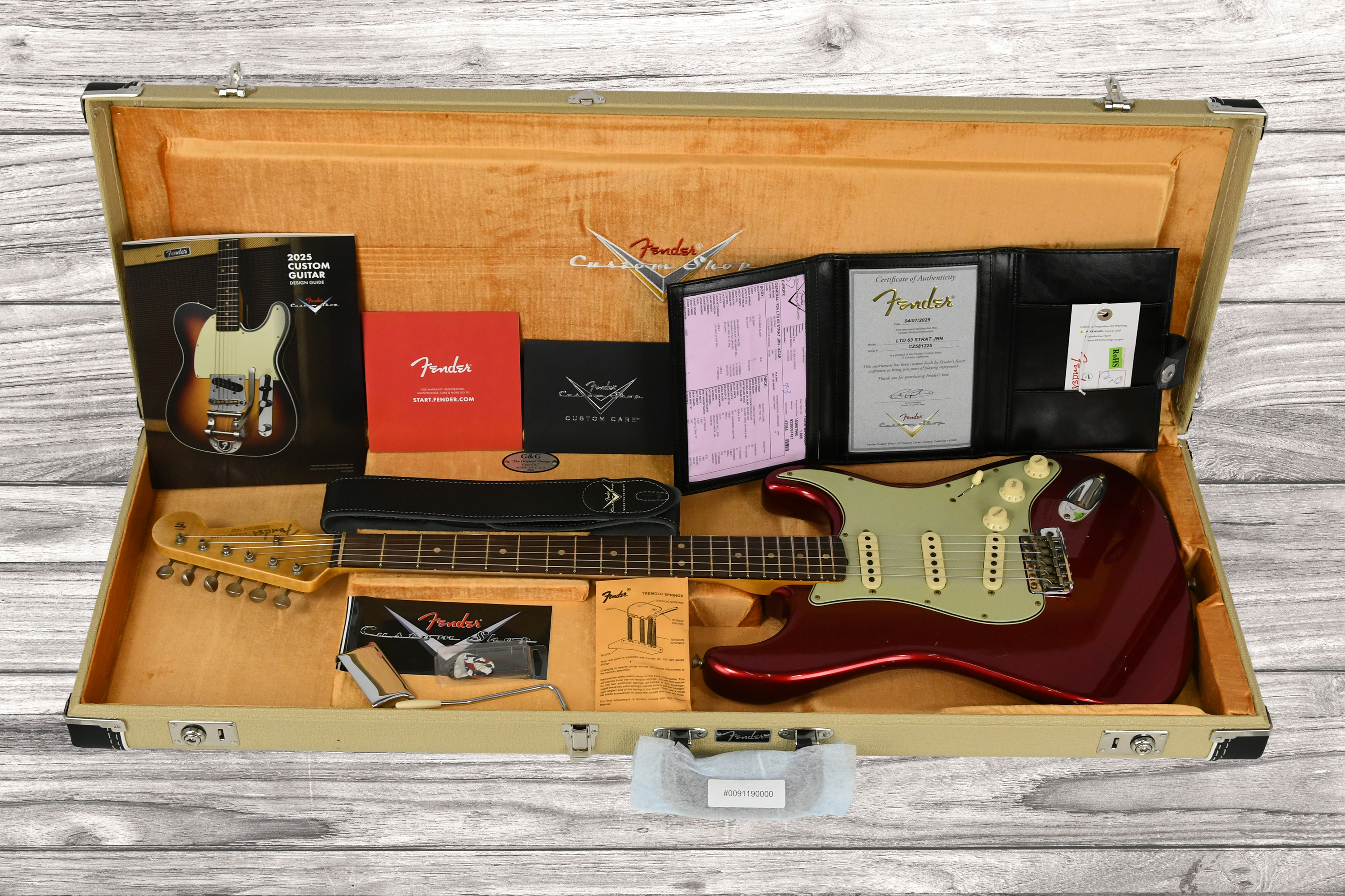 fender-custom-shop-limited-edition-63-stratocaster-journeyman-candy-apple-red_69315d4b10f0a.jpg