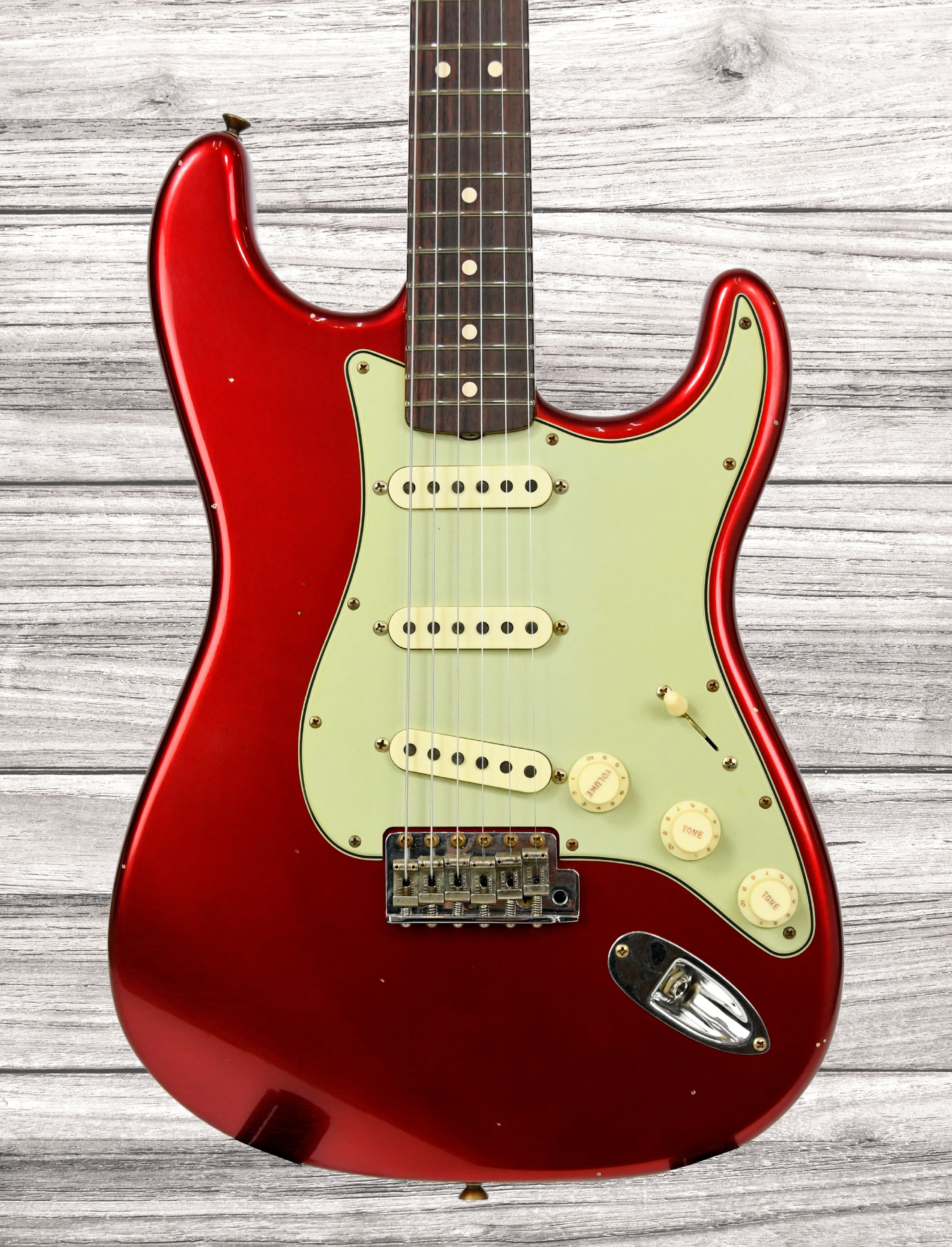 fender-custom-shop-limited-edition-63-stratocaster-journeyman-candy-apple-redbmade-in-usa-b-corpo-alder-braco-rift-sawn-maple-bperfil-do-braco-60-style-oval_681e2e887957e.jpg