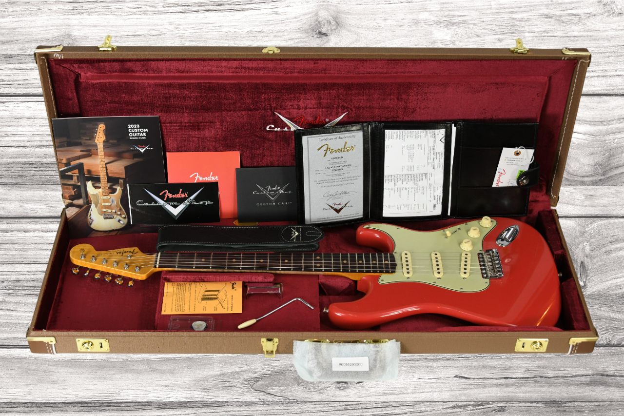 fender-custom-shop-limited-edition-63-stratocaster-journeyman-relic-aged-fiesta-red_6818a68649780.jpg