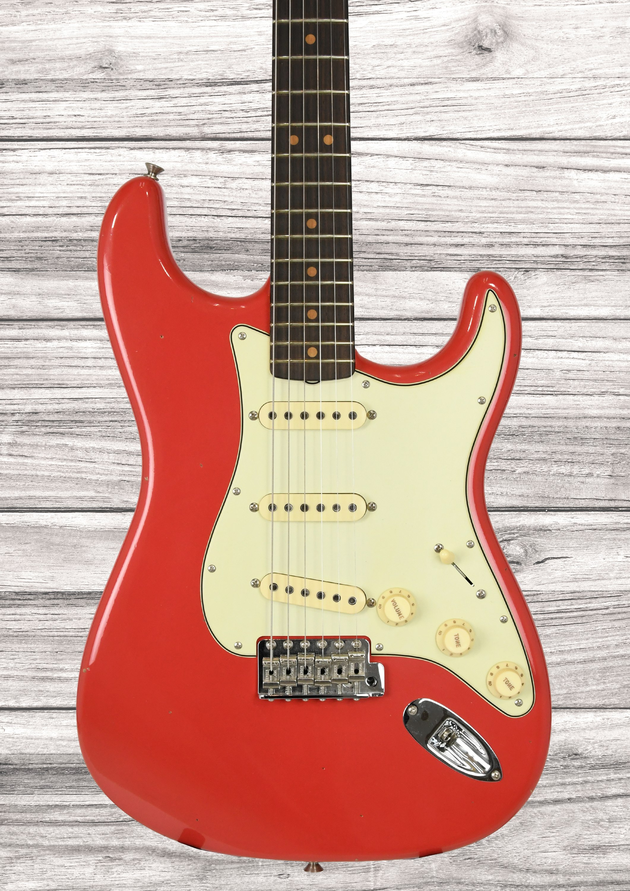 fender-custom-shop-limited-edition-63-stratocaster-journeyman-relic-aged-fiesta-red_69aefa4ac1d38.png