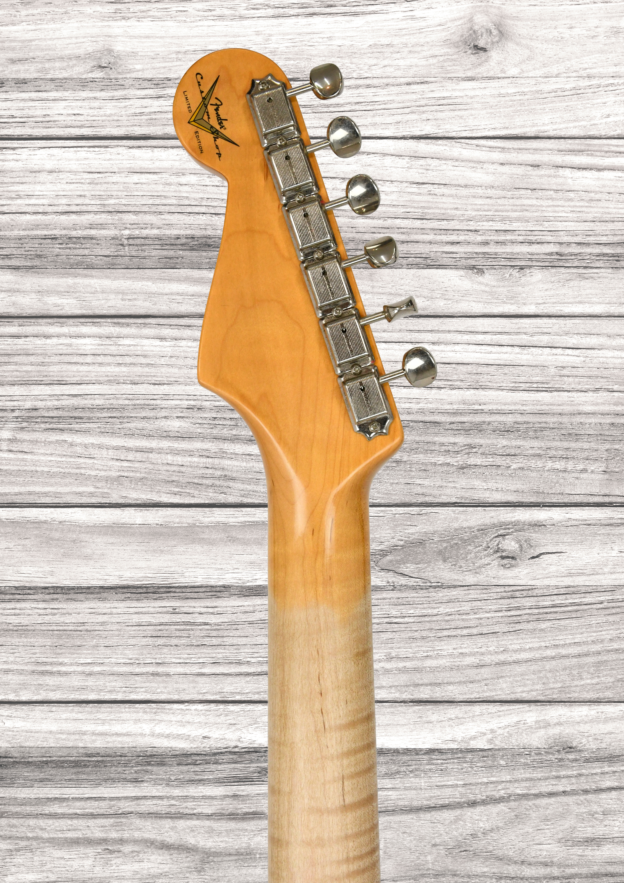 fender-custom-shop-limited-edition-63-stratocaster-journeyman-relic-aged-fiesta-red_69aefa59143e5.jpg