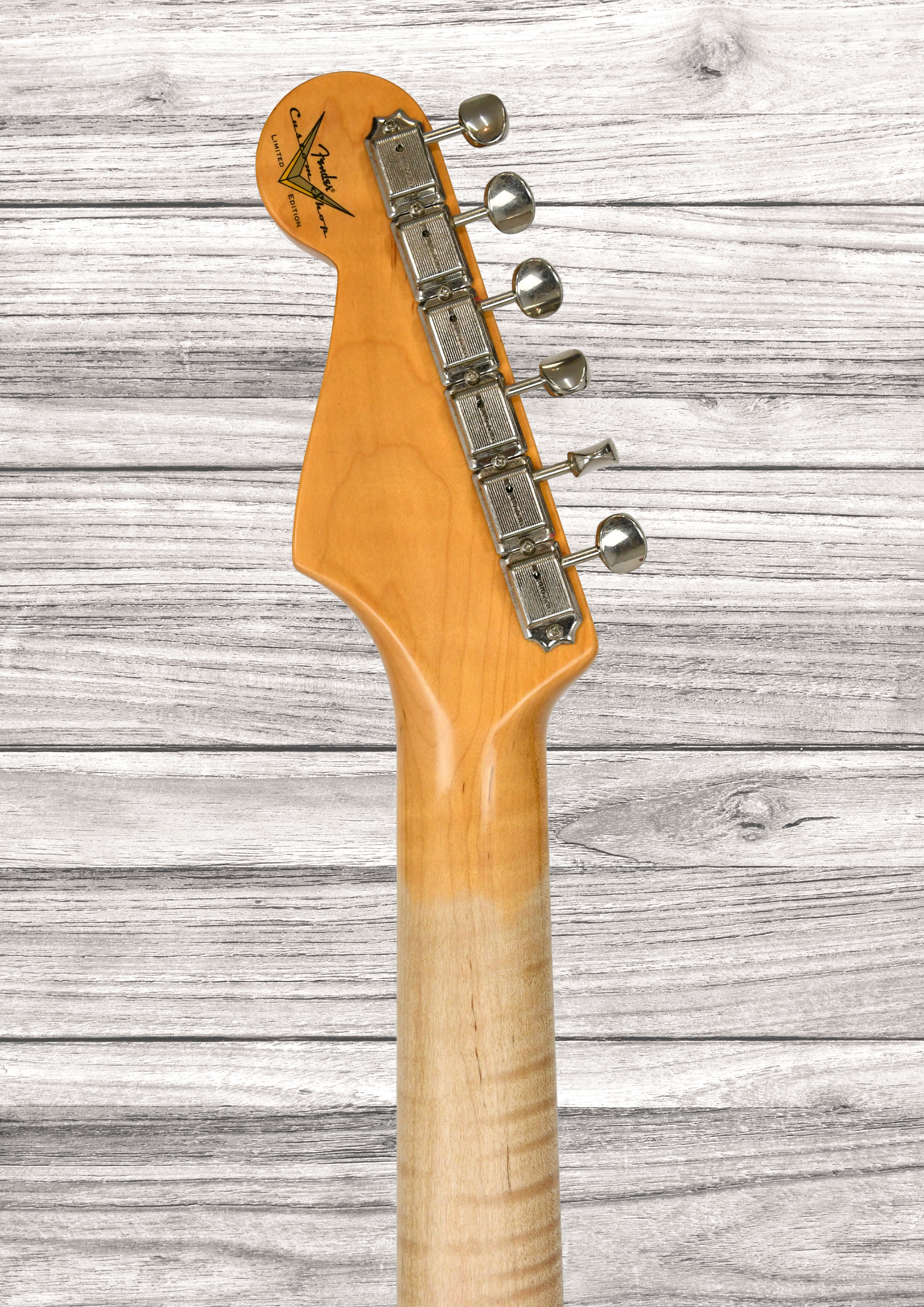fender-custom-shop-limited-edition-63-stratocaster-journeyman-relic-aged-fiesta-red_69aefa59143e5.png