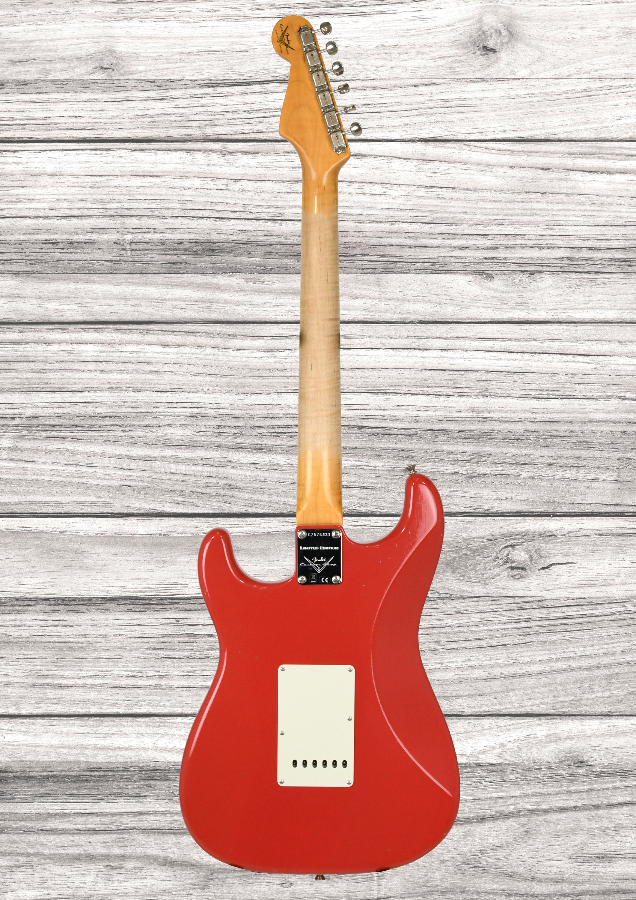 fender-custom-shop-limited-edition-63-stratocaster-journeyman-relic-aged-fiesta-red_69aefa602871d.png