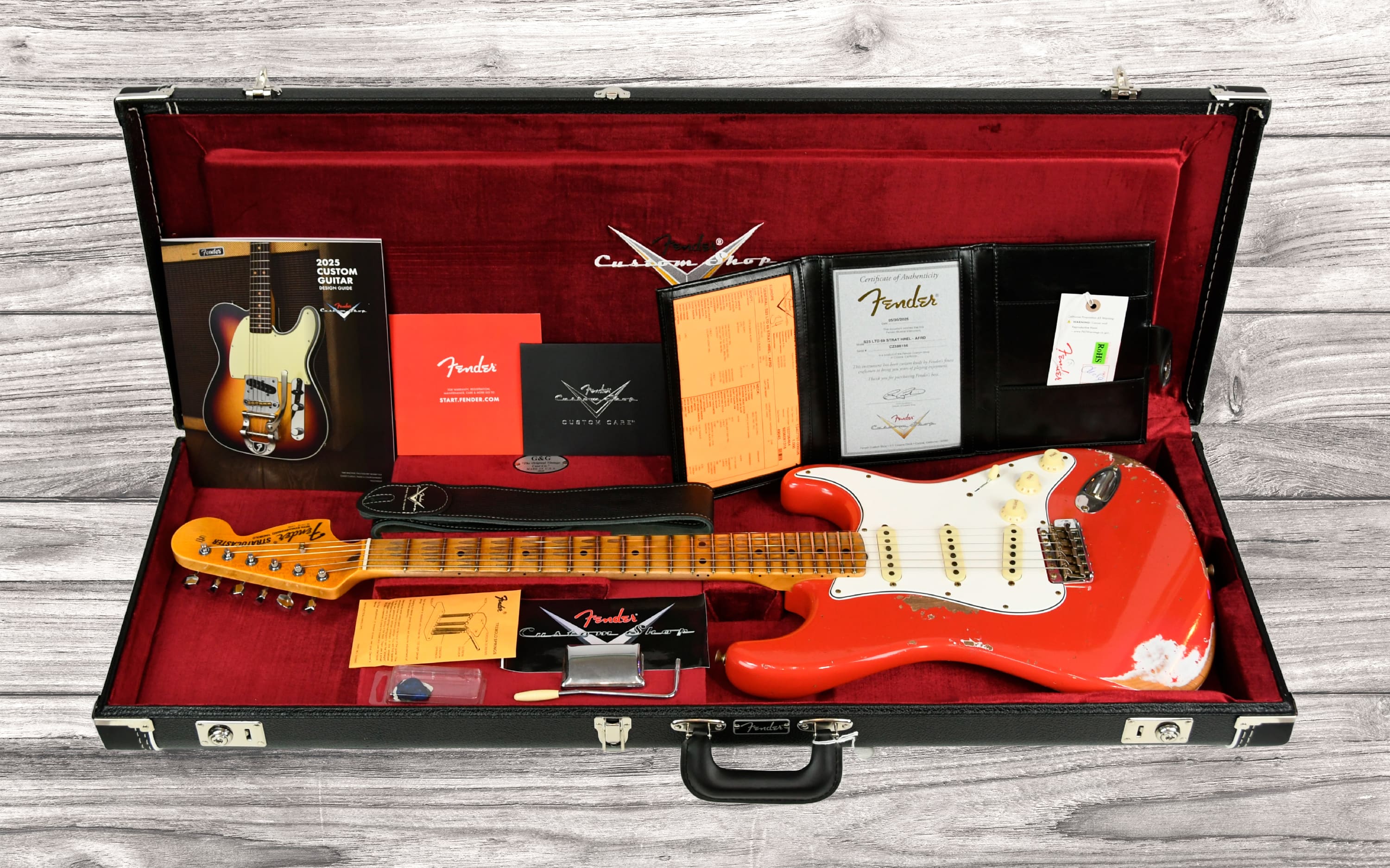 fender-custom-shop-limited-edition-69-stratocaster-heavy-relic-aged-fiesta-red_6874f22178608.jpg