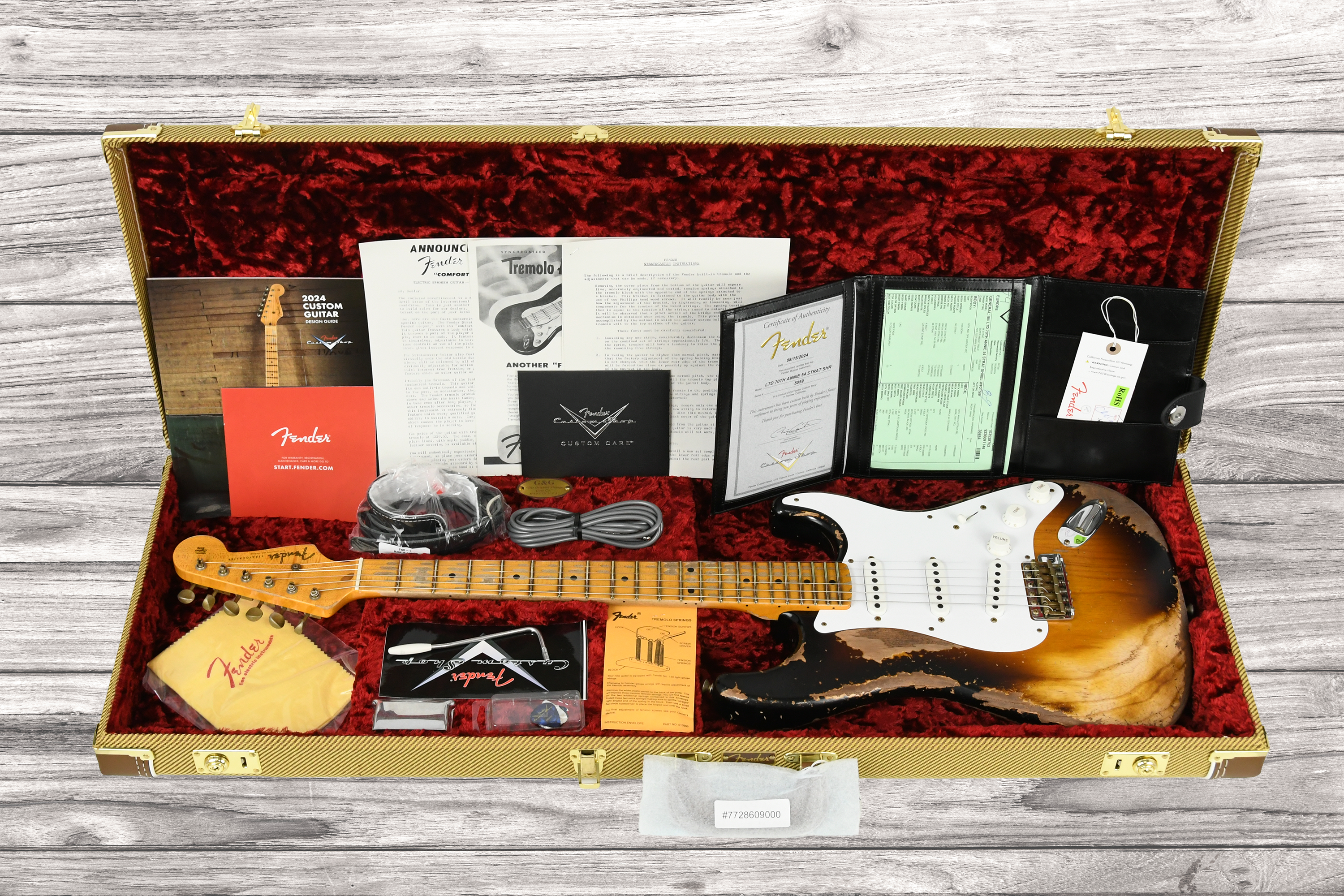 fender-custom-shop-limited-edition-70th-anniversary-54-strat-super-heavy-relic-2-color-sunburst_6932ab0447dac.png