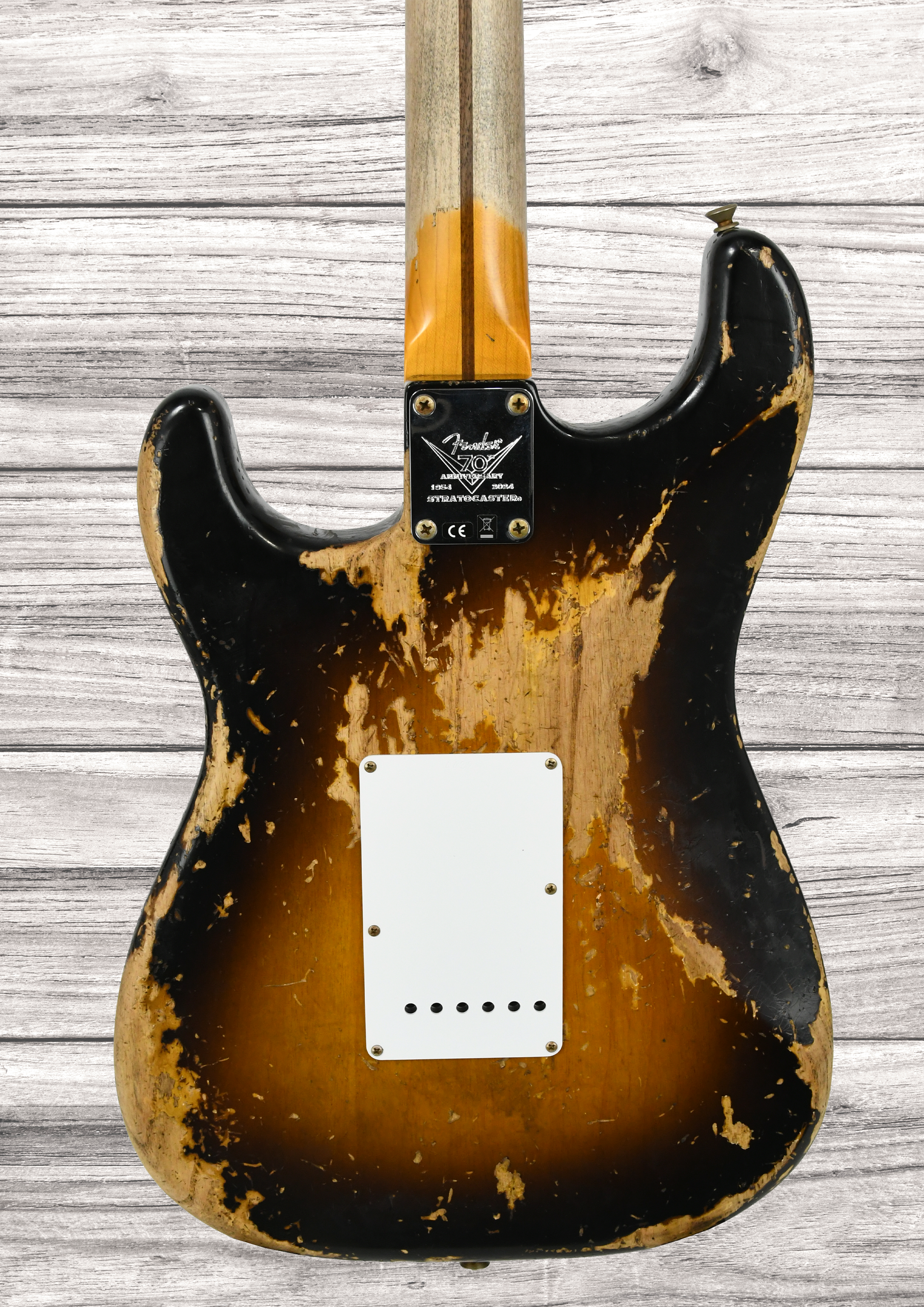 fender-custom-shop-limited-edition-70th-anniversary-54-strat-super-heavy-relic-2-color-sunburst_69691d9c8d053.png