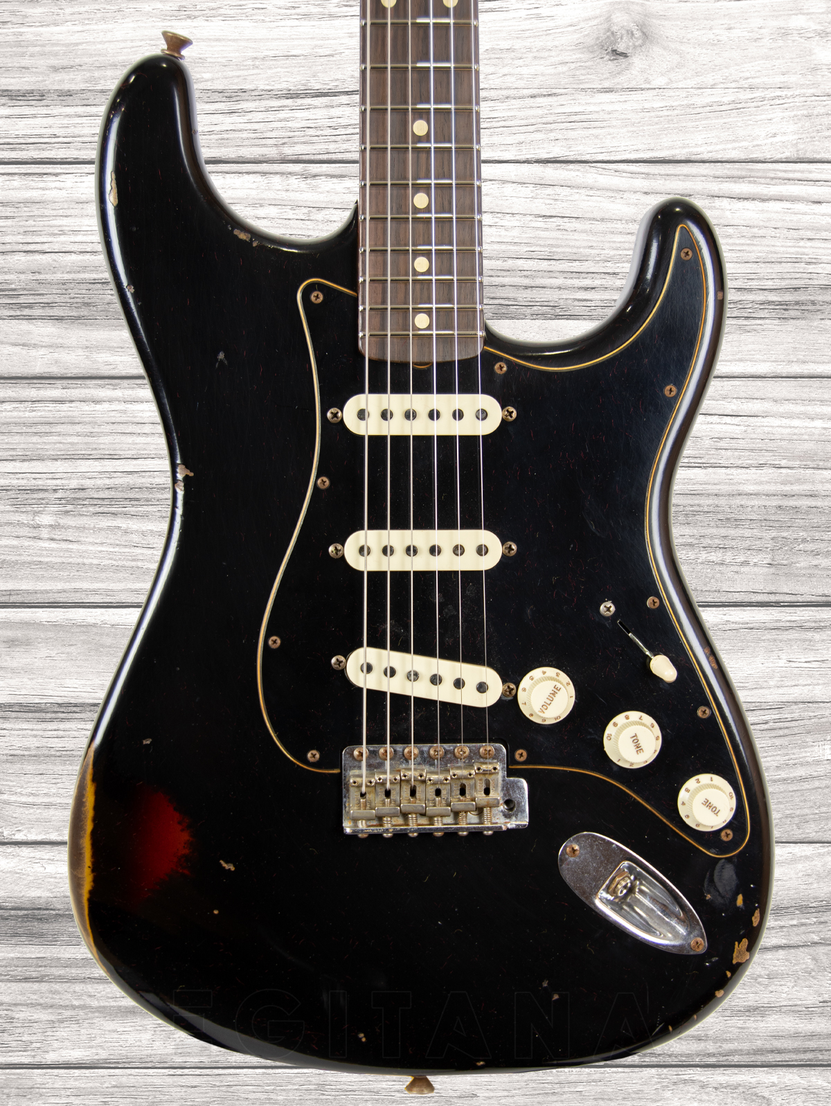 fender-custom-shop-limited-edition-dual-mag-ii-strat-relic-aged-black-over-3-color-sunburst_609d601935f39.jpg