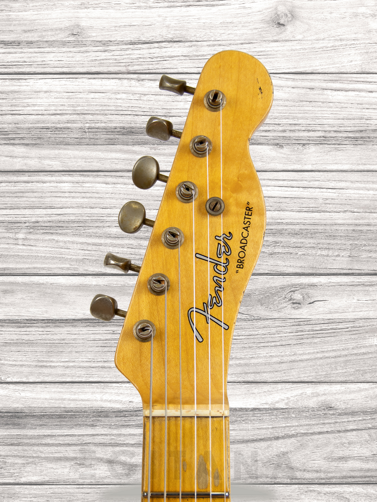 fender-custom-shop-ltd-70th-anniversary-broadcaster-journeyman-relic-nocasterr-blonde_6087db541b5c3.jpg