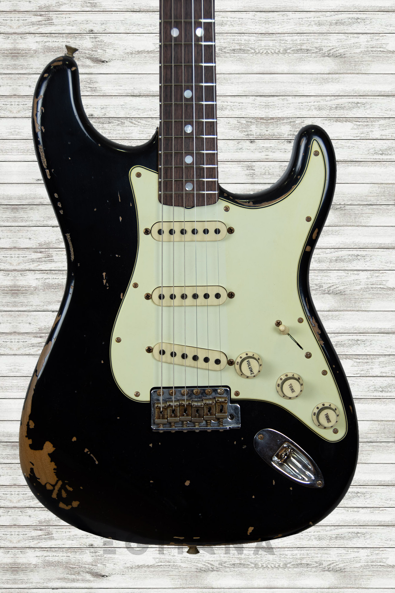 fender-custom-shop-michael-landau-signature-1968-relic-black_60fff93778b67.jpg