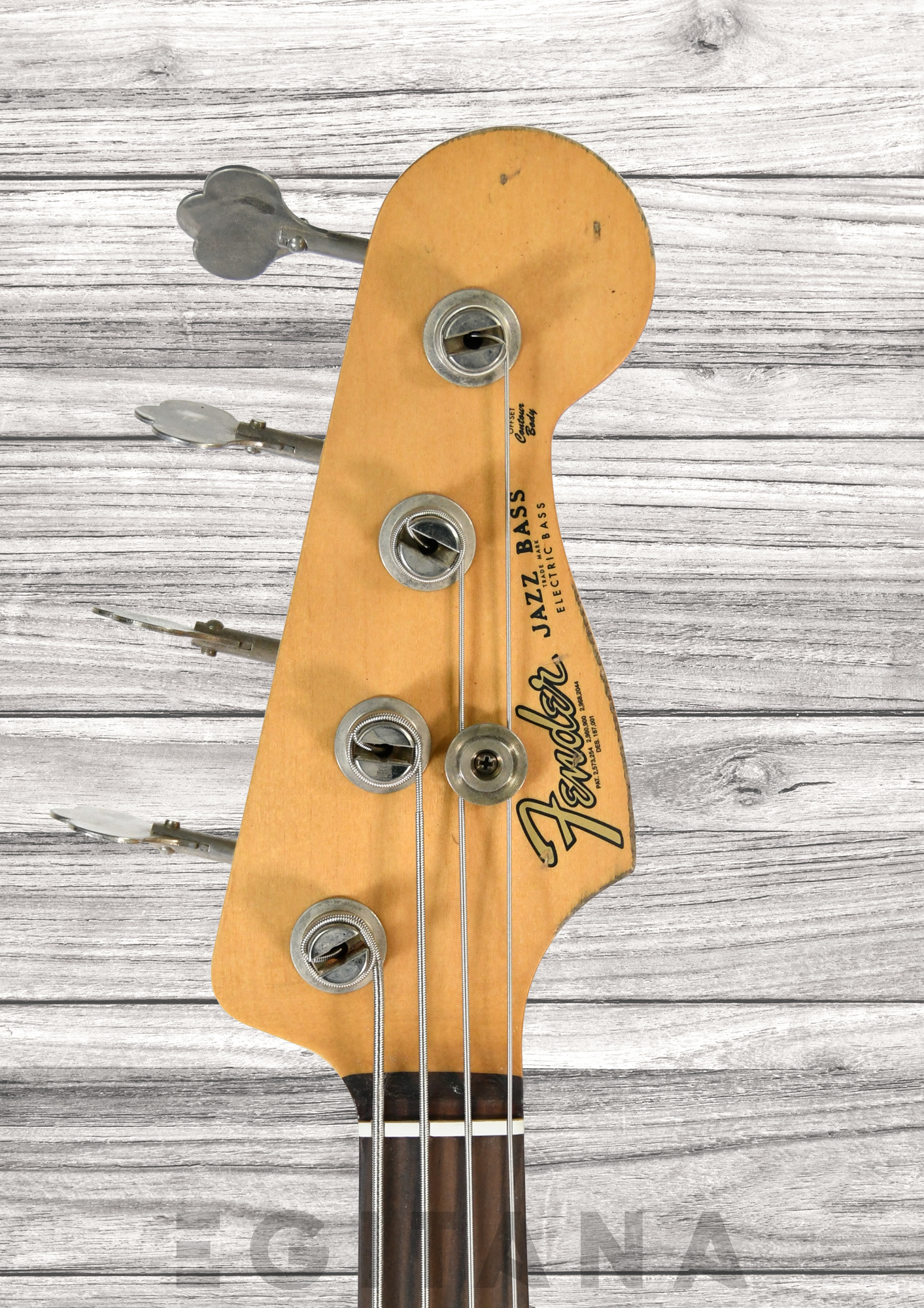 fender-flea-sig-bass-rdwrn-shp_63a0384b8a24a.jpg