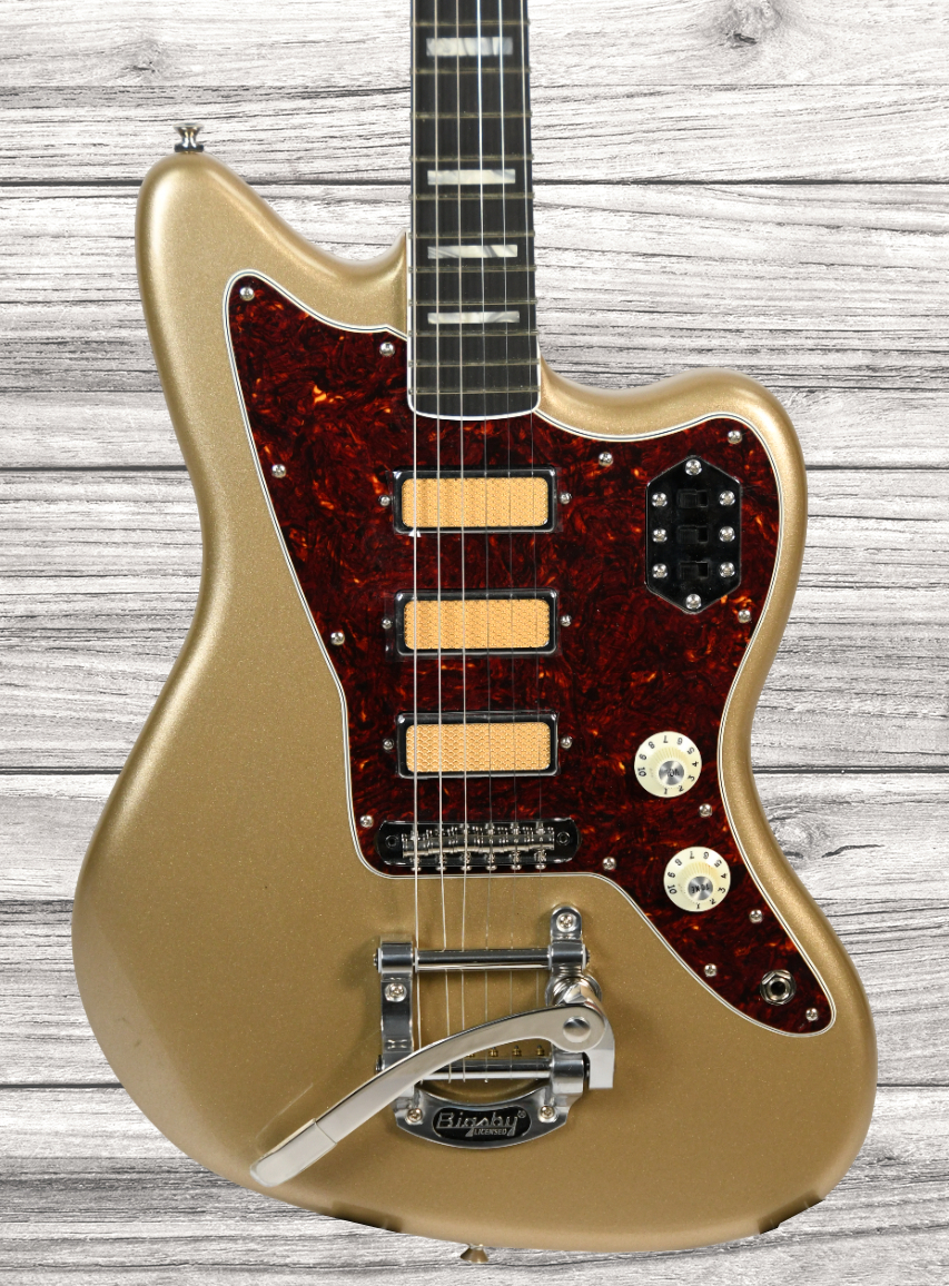 fender-gold-foil-jazzmaster-ebony-fingerboard-shoreline-gold_64189179f3cf5.jpg