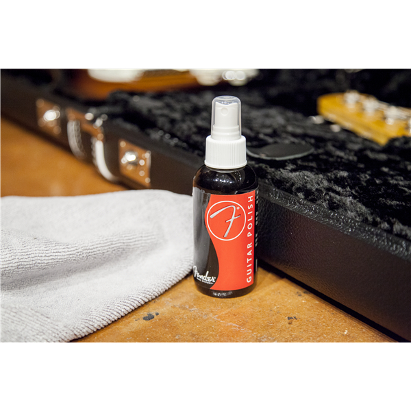 fender-gtr-polish-4-oz-bomba-spray_60141f0794ec6.jpg