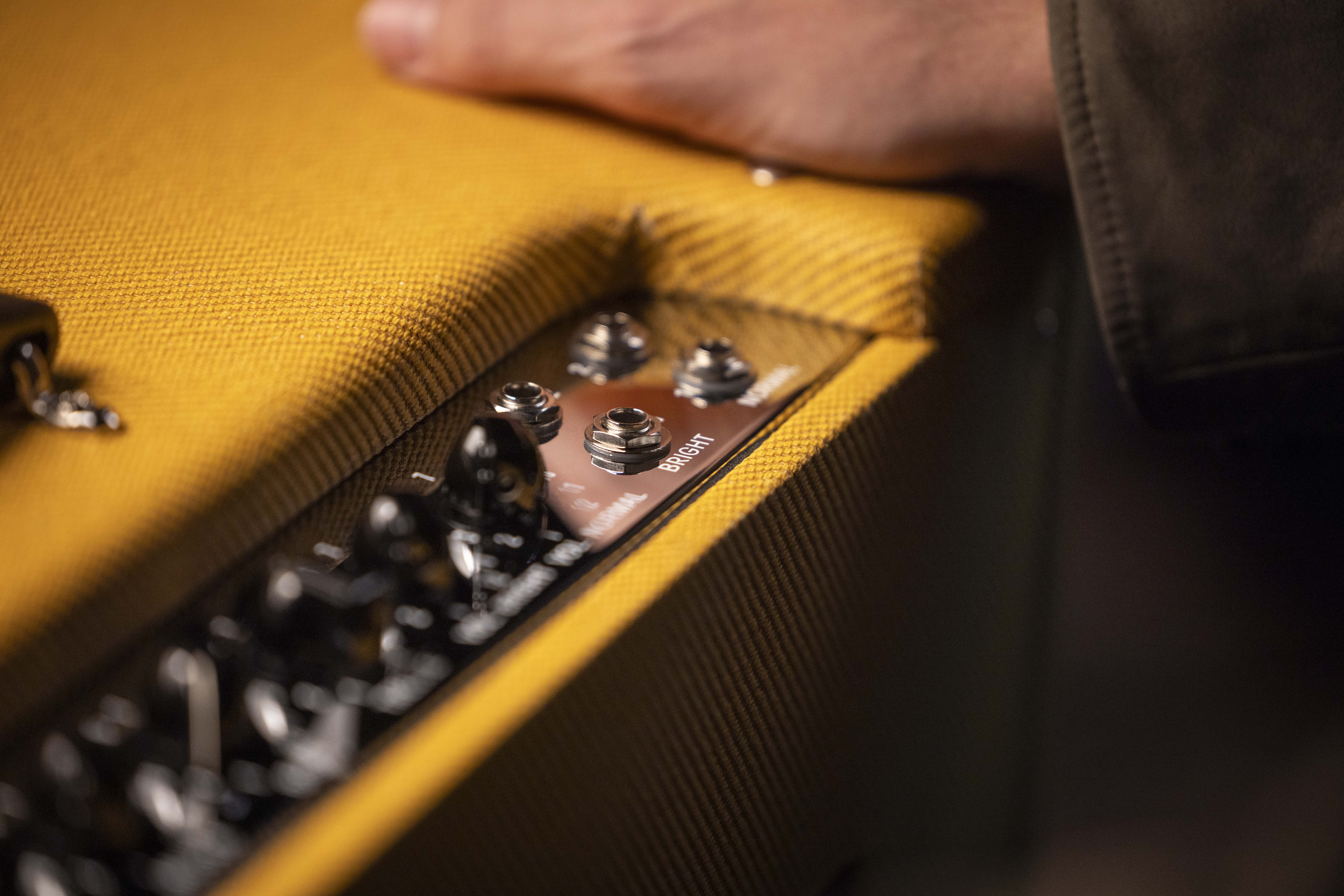 fender-joe-bonamassa-tone-master-59-twin-amp-o-som-lendario-dos-anos-50-com-tecnologia-moderna-_6ac7a429acc76.jpg