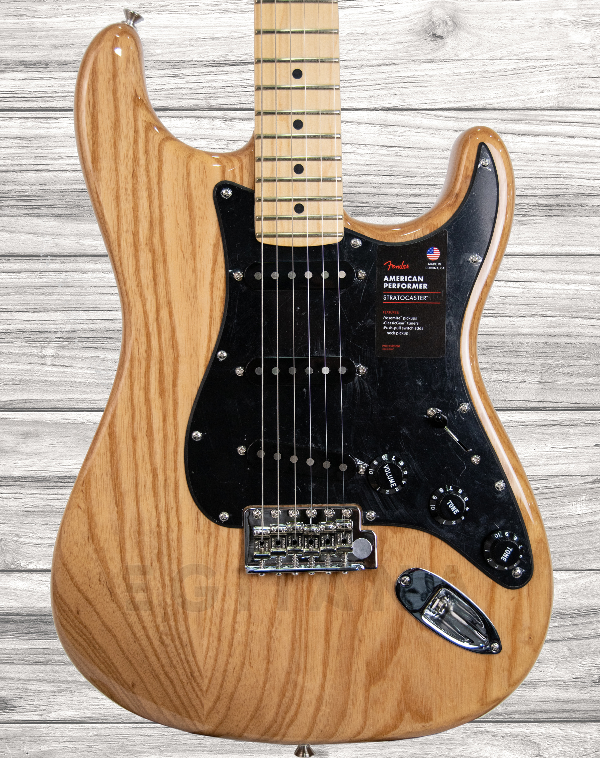 fender-limited-edition-american-performer-stratocaster-ash-body-natural_5fb3e12506f7c.jpg