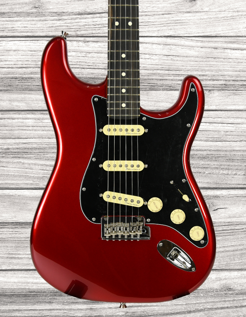 fender-limited-edition-american-professional-ii-ebony-fingerboard-black-headstock-candy-apple-red_65d887969f427.jpg