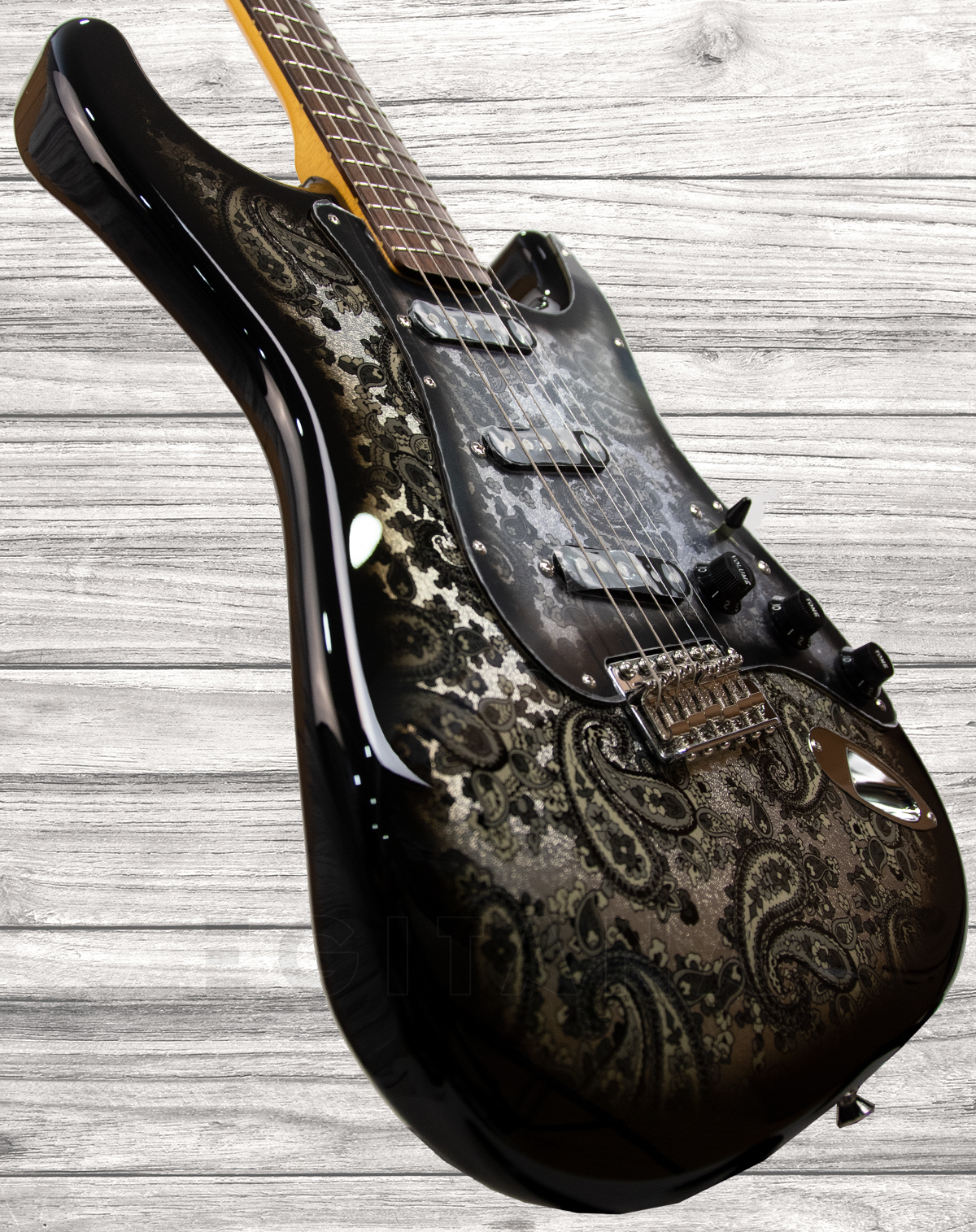 fender-ltd-japan-strat-black-paisley_5f3ab3b5d7b94.jpg